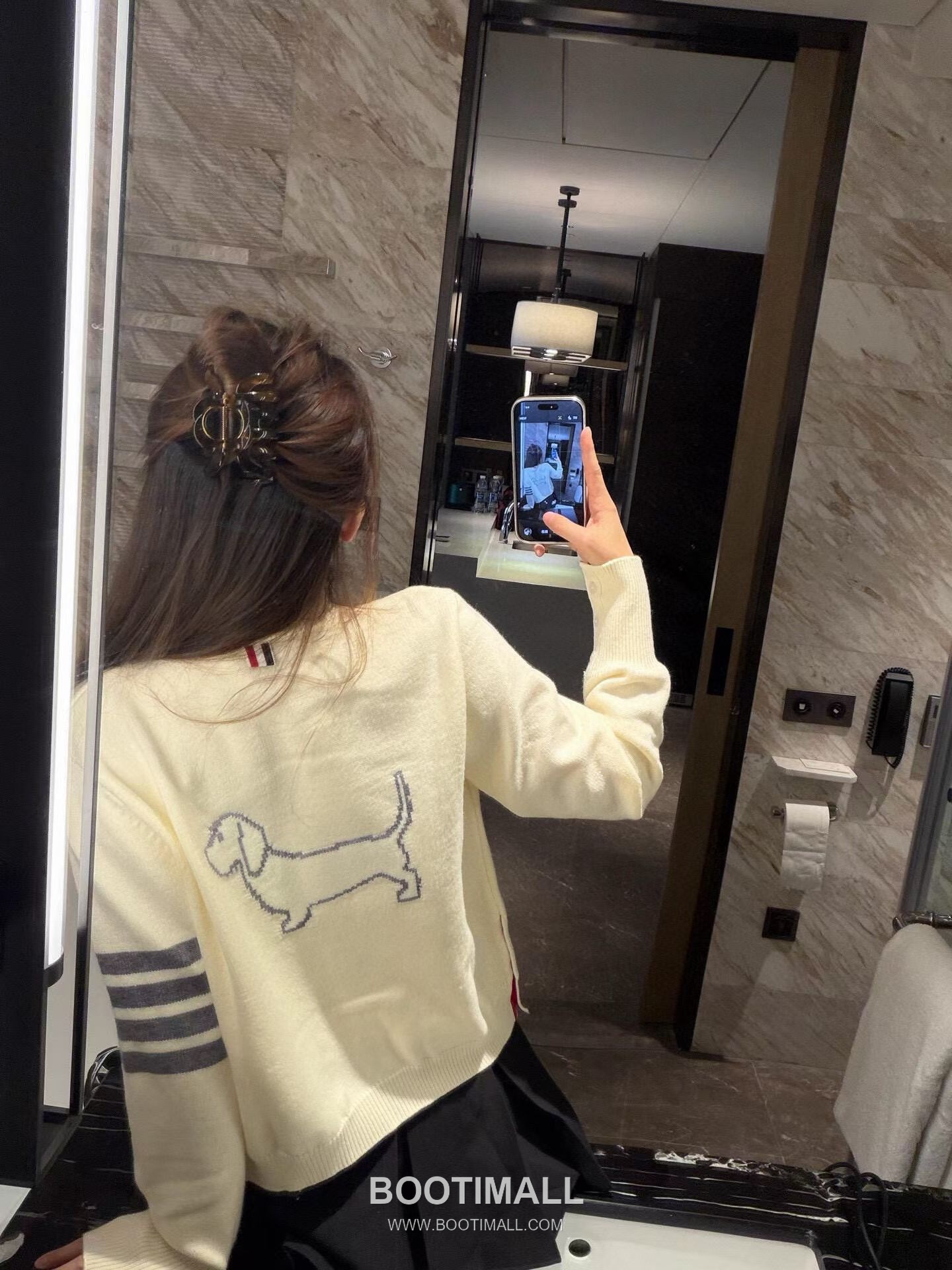 Thom Browne Back Dog Embroidered Short Cardigan Fine Wool Blend Red Cardigan 백 도그 자수 숏 카디건 파인 울 블렌드 레드 카디건 0, 1, 2 5