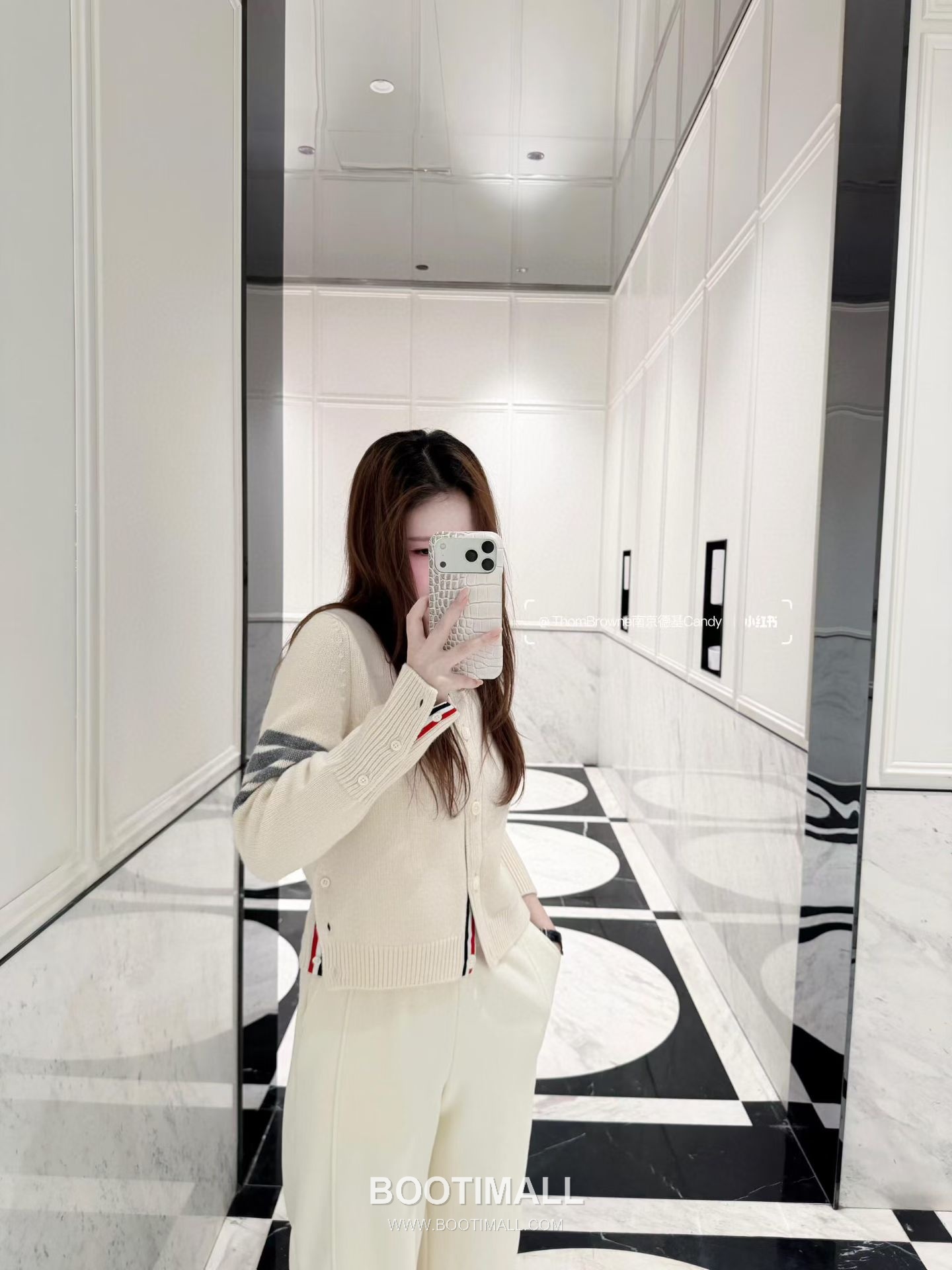 Thom Browne Back Dog Embroidered Short Cardigan Fine Wool Blend Red Cardigan 백 도그 자수 숏 카디건 파인 울 블렌드 레드 카디건 0, 1, 2 12