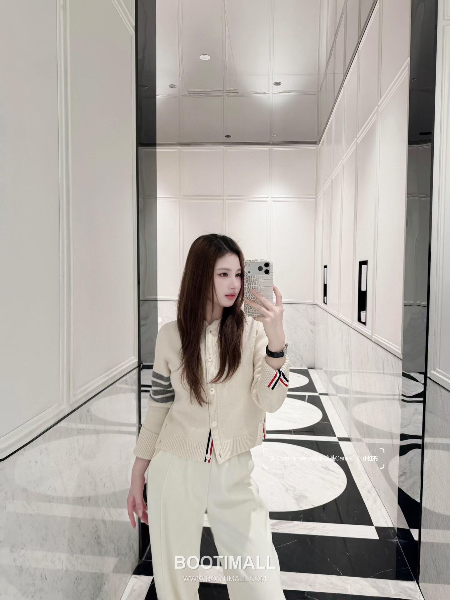 Thom Browne Back Dog Embroidered Short Cardigan Fine Wool Blend Red Cardigan 백 도그 자수 숏 카디건 파인 울 블렌드 레드 카디건 0, 1, 2 13