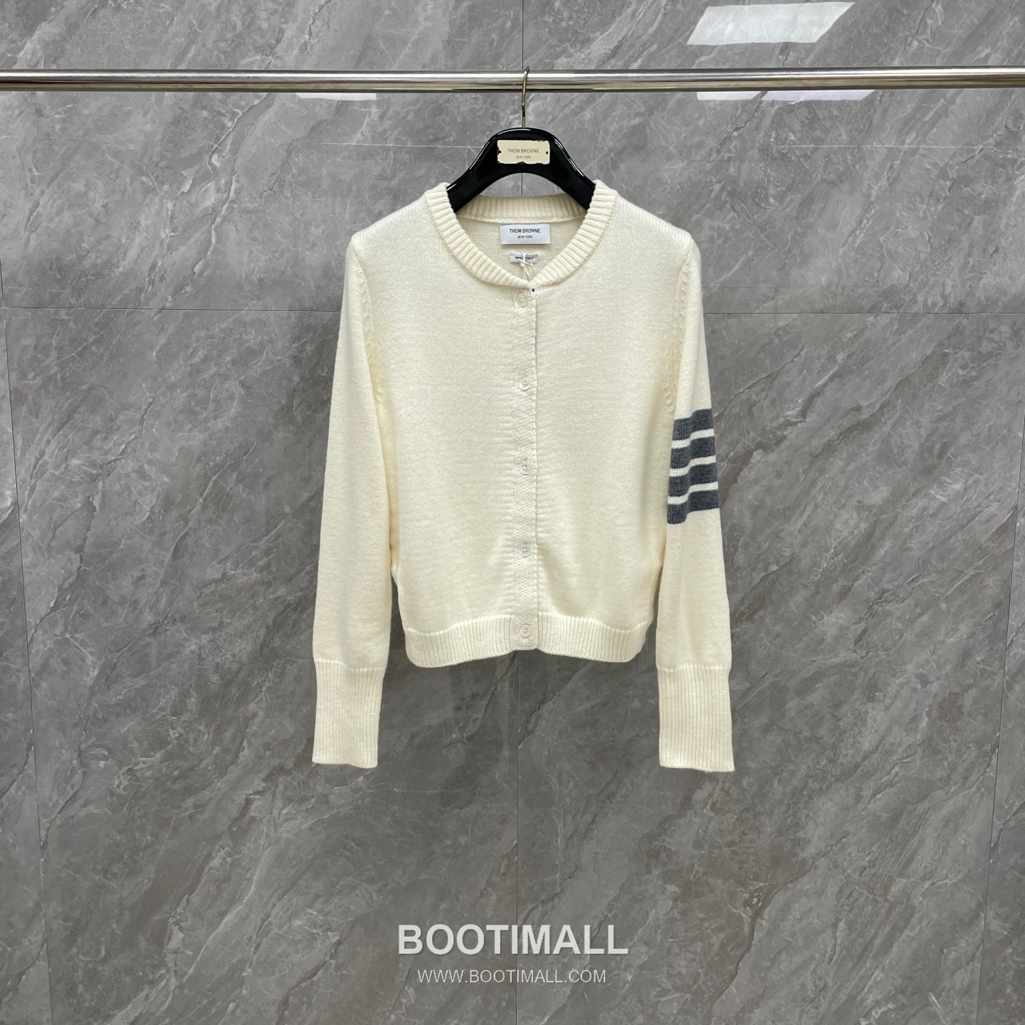 Thom Browne Back Dog Embroidered Short Cardigan Fine Wool Blend Red Cardigan 백 도그 자수 숏 카디건 파인 울 블렌드 레드 카디건 0, 1, 2 14