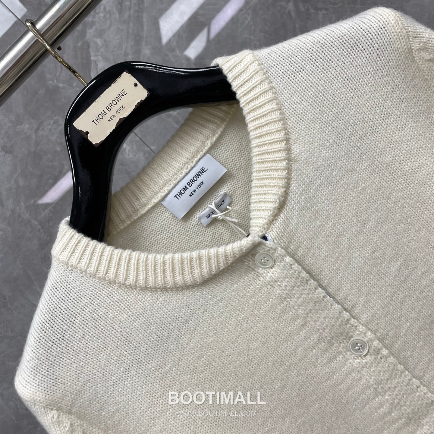 Thom Browne Back Dog Embroidered Short Cardigan Fine Wool Blend Red Cardigan 백 도그 자수 숏 카디건 파인 울 블렌드 레드 카디건 0, 1, 2 16