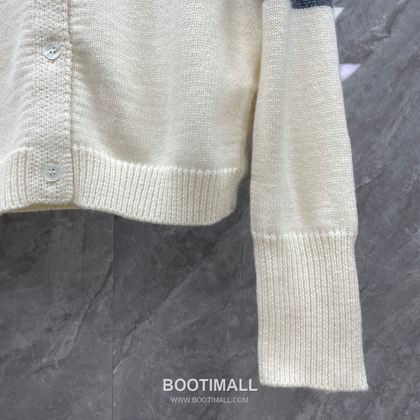 Thom Browne Back Dog Embroidered Short Cardigan Fine Wool Blend Red Cardigan 백 도그 자수 숏 카디건 파인 울 블렌드 레드 카디건 0, 1, 2 18