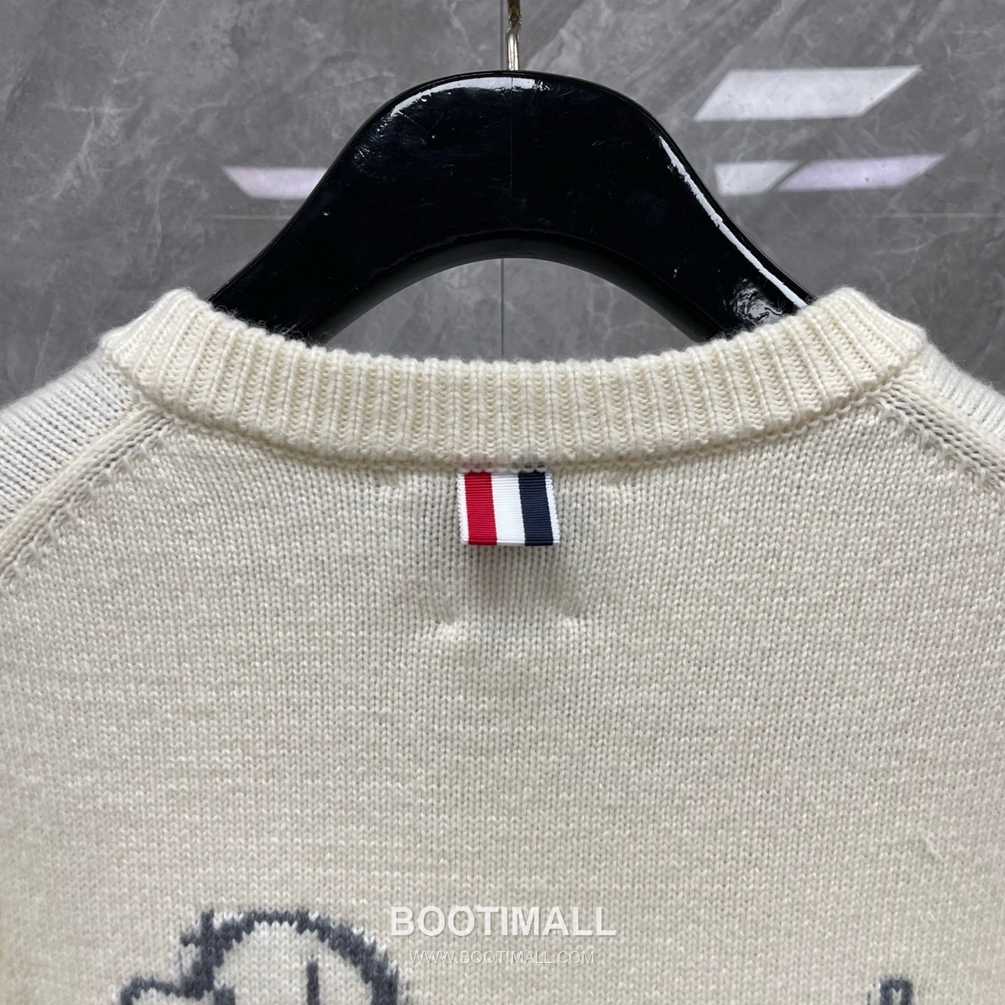 Thom Browne Back Dog Embroidered Short Cardigan Fine Wool Blend Red Cardigan 백 도그 자수 숏 카디건 파인 울 블렌드 레드 카디건 0, 1, 2 20