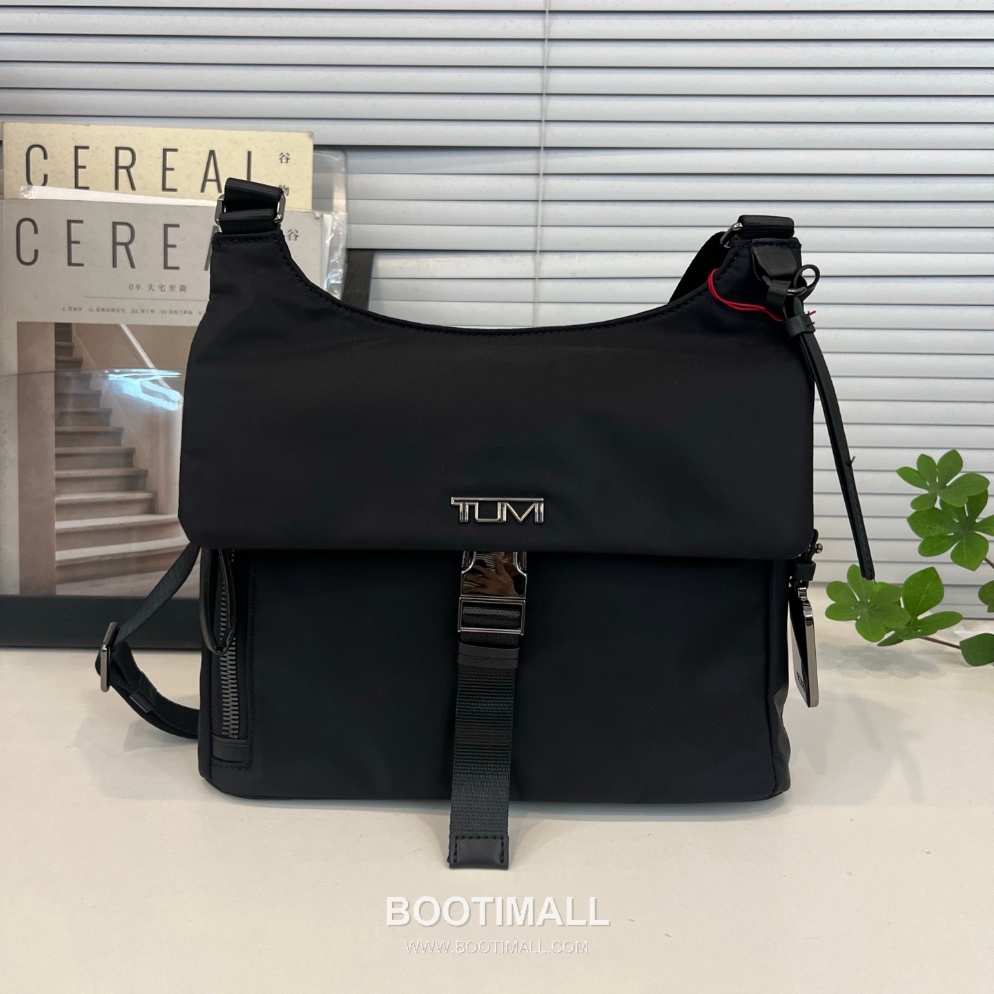 TUMI Voyageur 196658 Nylon Black Crossbody Bag 투미 보야주 196658 나일론 블랙 크로스백 29cm 2