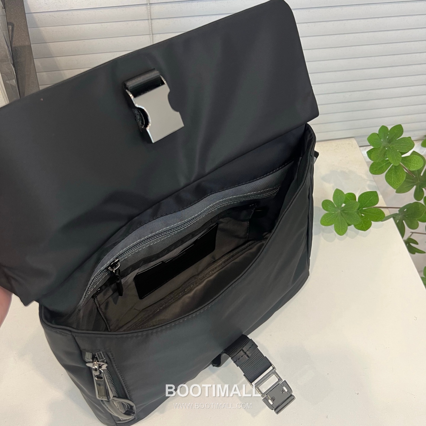 TUMI Voyageur 196658 Nylon Black Crossbody Bag 투미 보야주 196658 나일론 블랙 크로스백 29cm 5