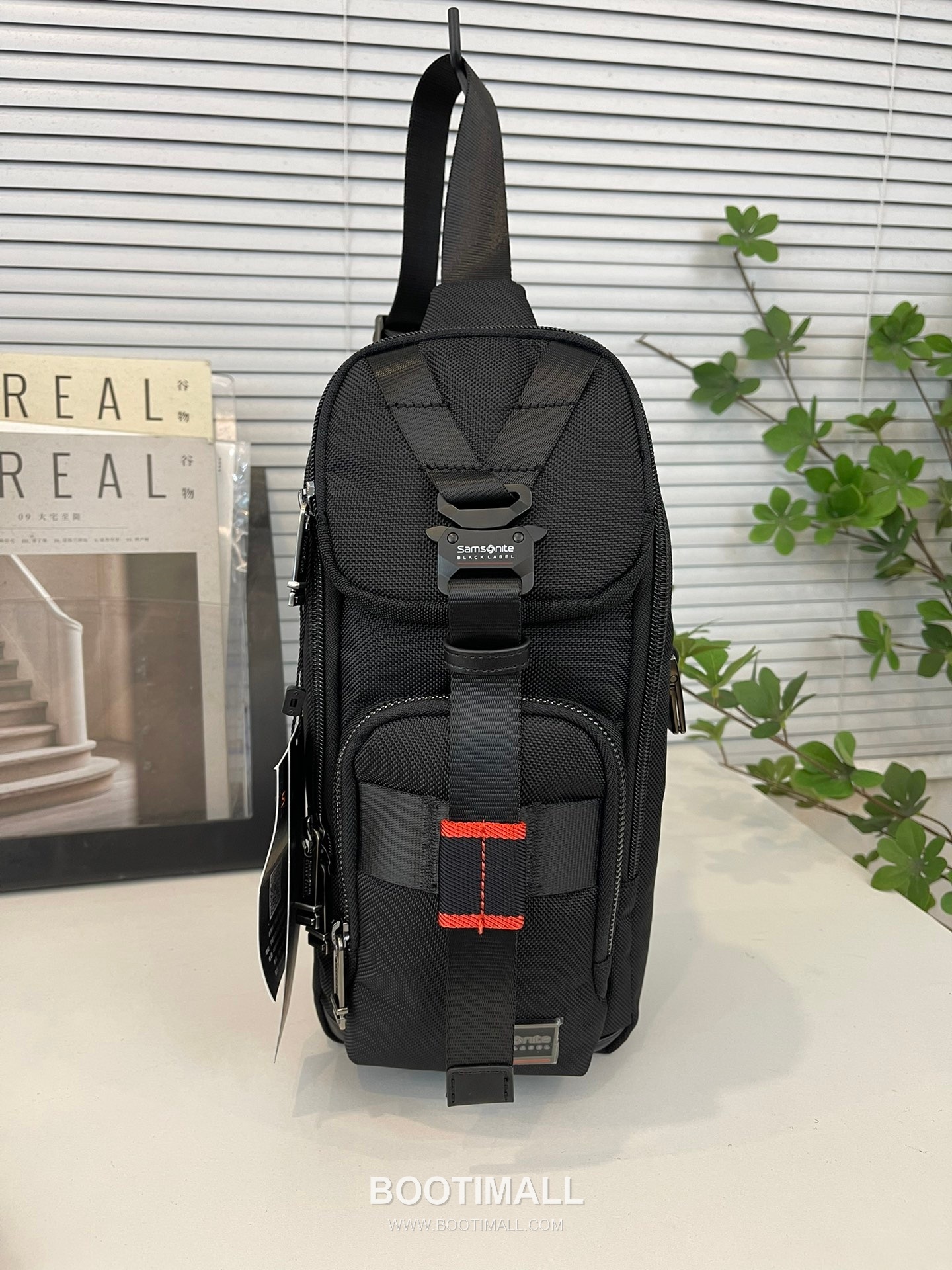 Samsonite Encode Crossbody Bag HO0 1260D Ballistic Nylon with Leather Trim Black Crossbody Bag 쌤소나이트 인코드 크로스바디 백 HO0 1260D 발리스틱 나일론 & 레더 트리밍 블랙 크로스백 30.5cm 1