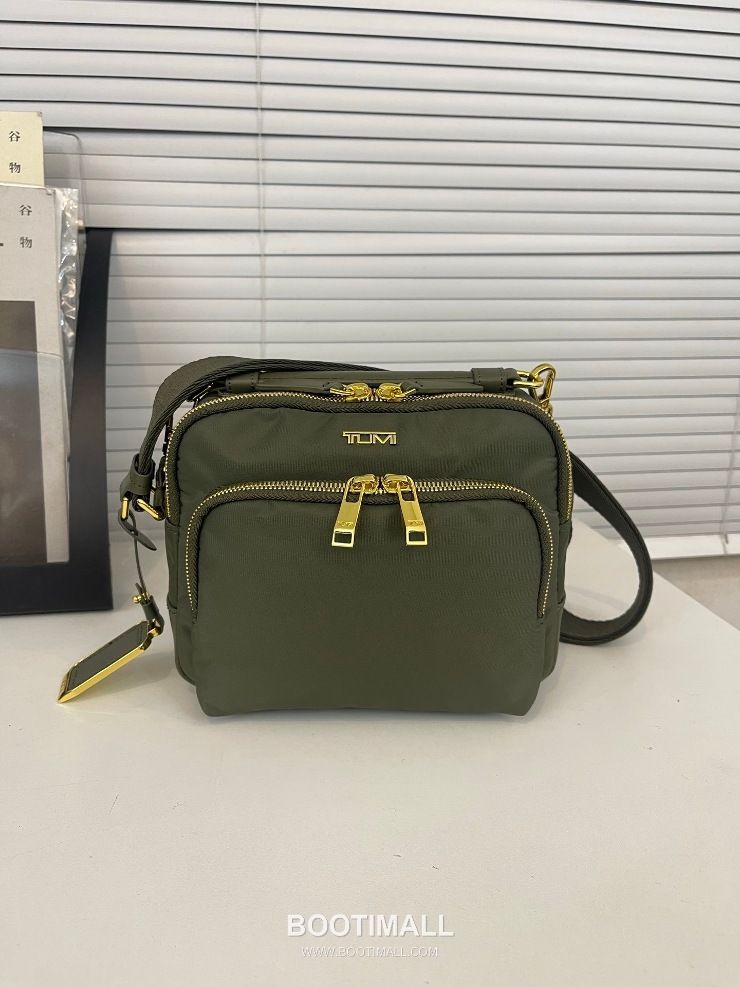TUMI Voyageur Teghan Crossbody 196692 Nylon Parachute Fabric Olive Green Crossbody Bag 투미 보야지 테간 크로스백 196692 나일론 파라슈트 패브릭 올리브 그린 크로스백 21cm 1