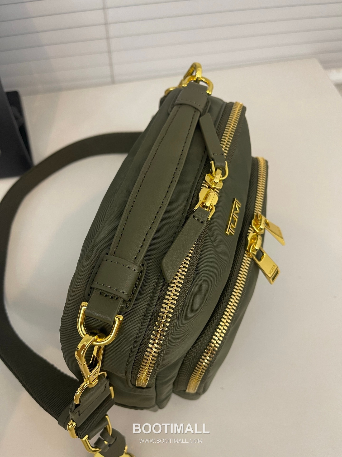 TUMI Voyageur Teghan Crossbody 196692 Nylon Parachute Fabric Olive Green Crossbody Bag 투미 보야지 테간 크로스백 196692 나일론 파라슈트 패브릭 올리브 그린 크로스백 21cm 4