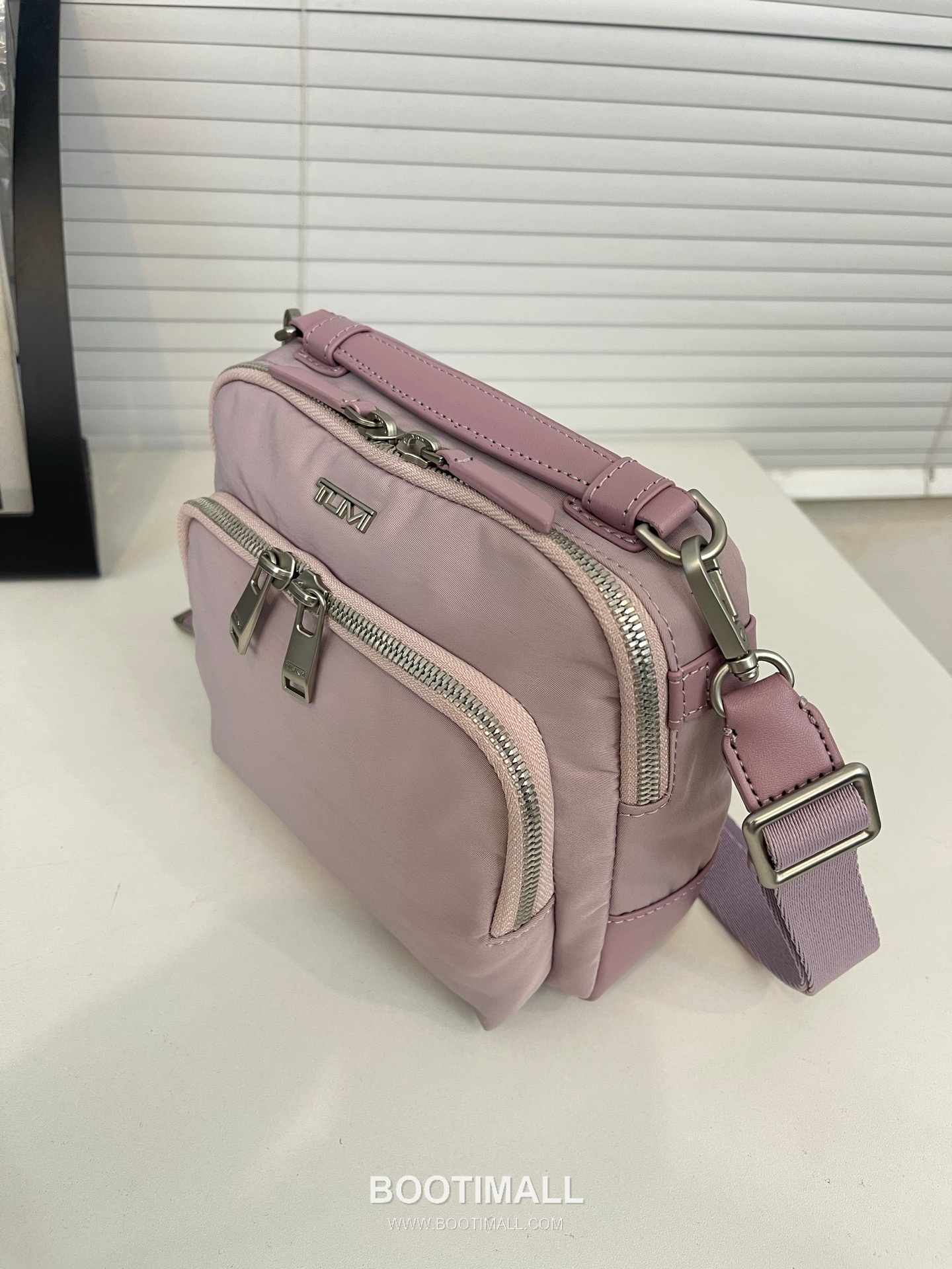 TUMI Voyageur Teghan Crossbody 196692 Nylon Parachute Fabric Lavender Purple Crossbody Bag 투미 보야지 테간 크로스백 196692 나일론 파라슈트 패브릭 라벤더 퍼플 크로스백 21cm 4