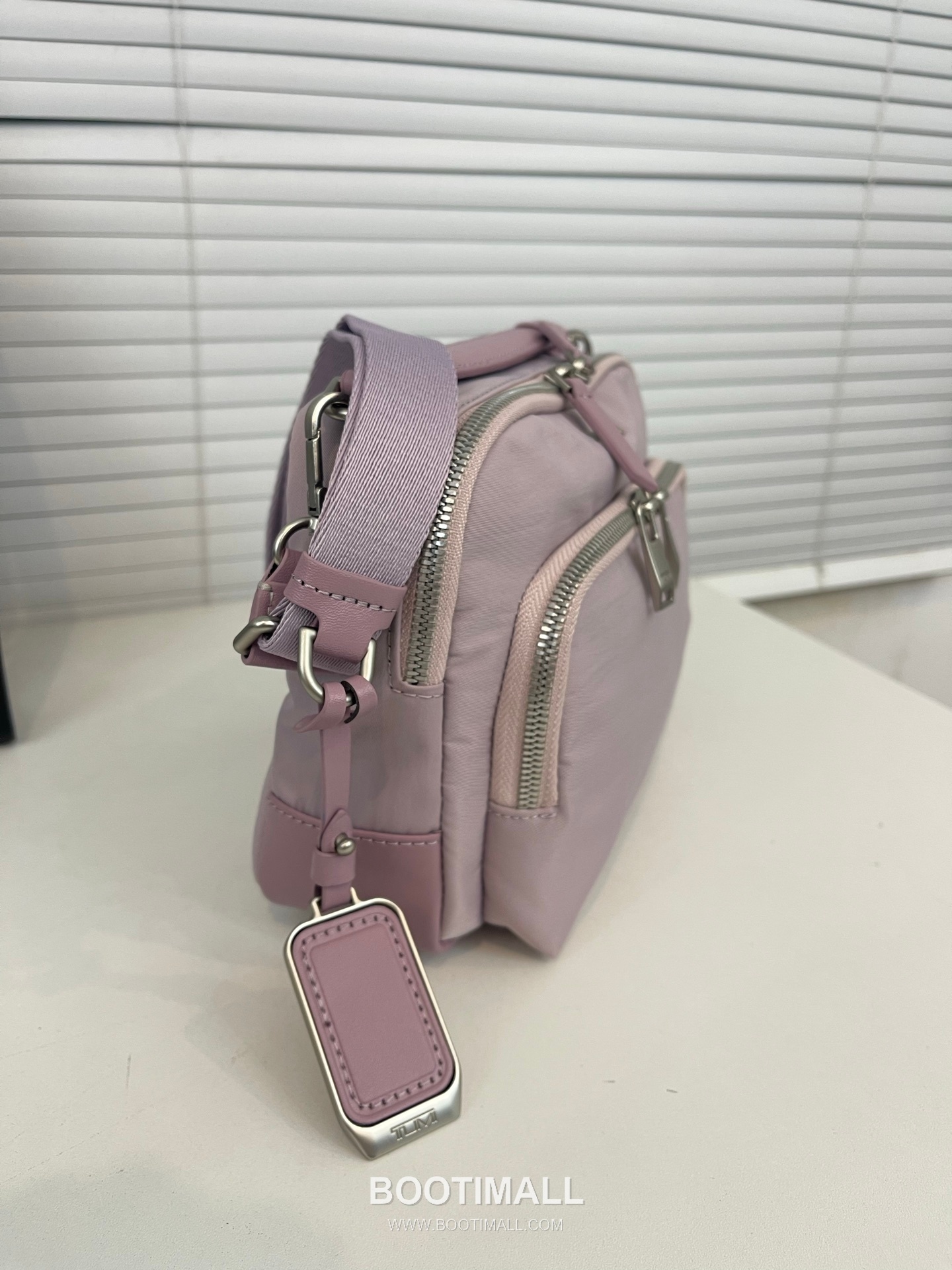 TUMI Voyageur Teghan Crossbody 196692 Nylon Parachute Fabric Lavender Purple Crossbody Bag 투미 보야지 테간 크로스백 196692 나일론 파라슈트 패브릭 라벤더 퍼플 크로스백 21cm 5