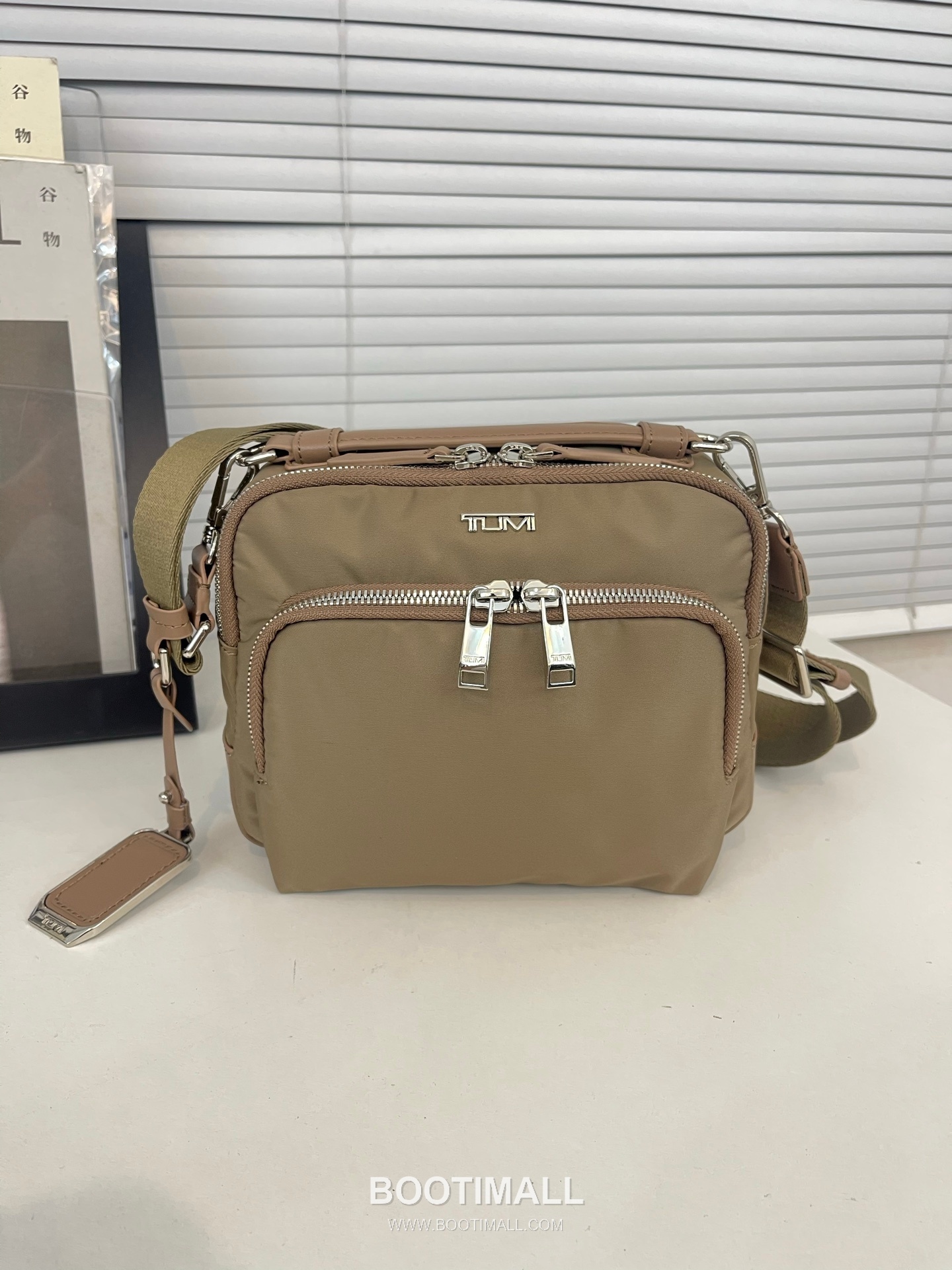 TUMI Voyageur Teghan Crossbody 196692 Nylon Pink Crossbody Bag 투미 보야지어 테간 크로스바디 196692 나일론 핑크 크로스백 21cm 1