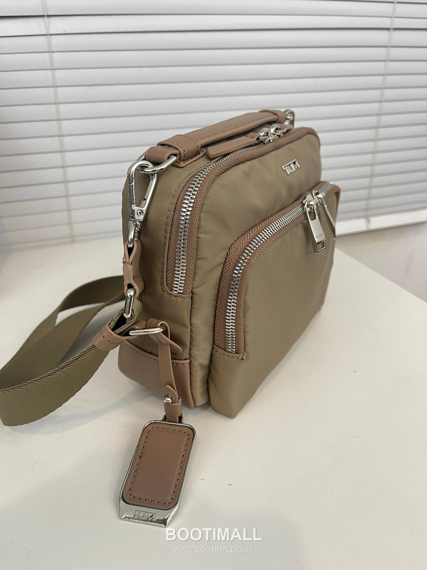 TUMI Voyageur Teghan Crossbody 196692 Nylon Pink Crossbody Bag 투미 보야지어 테간 크로스바디 196692 나일론 핑크 크로스백 21cm 2