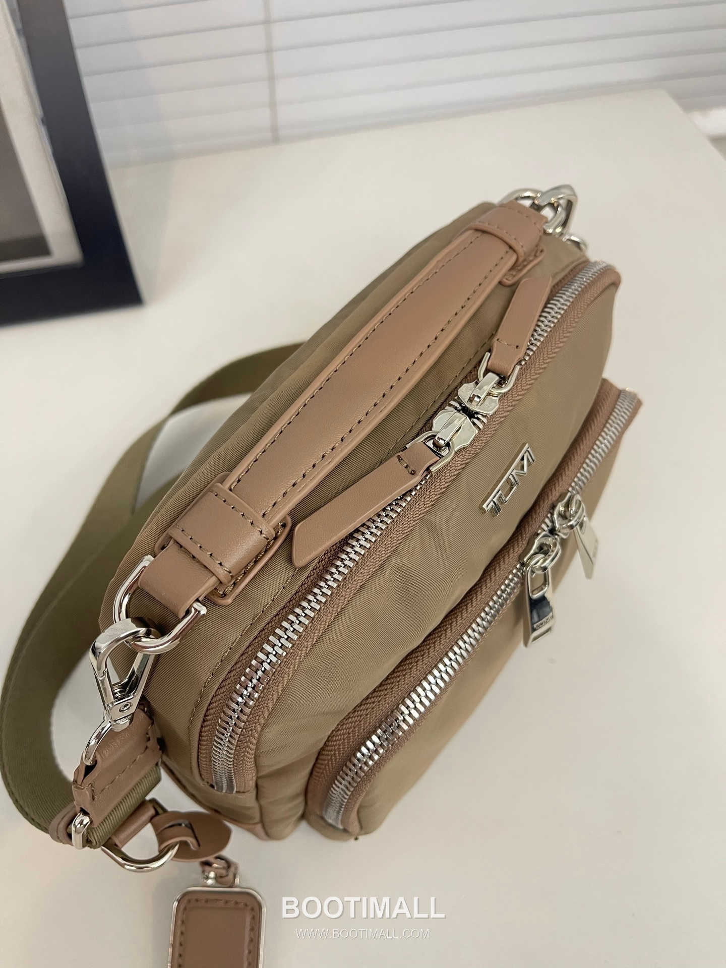 TUMI Voyageur Teghan Crossbody 196692 Nylon Pink Crossbody Bag 투미 보야지어 테간 크로스바디 196692 나일론 핑크 크로스백 21cm 3