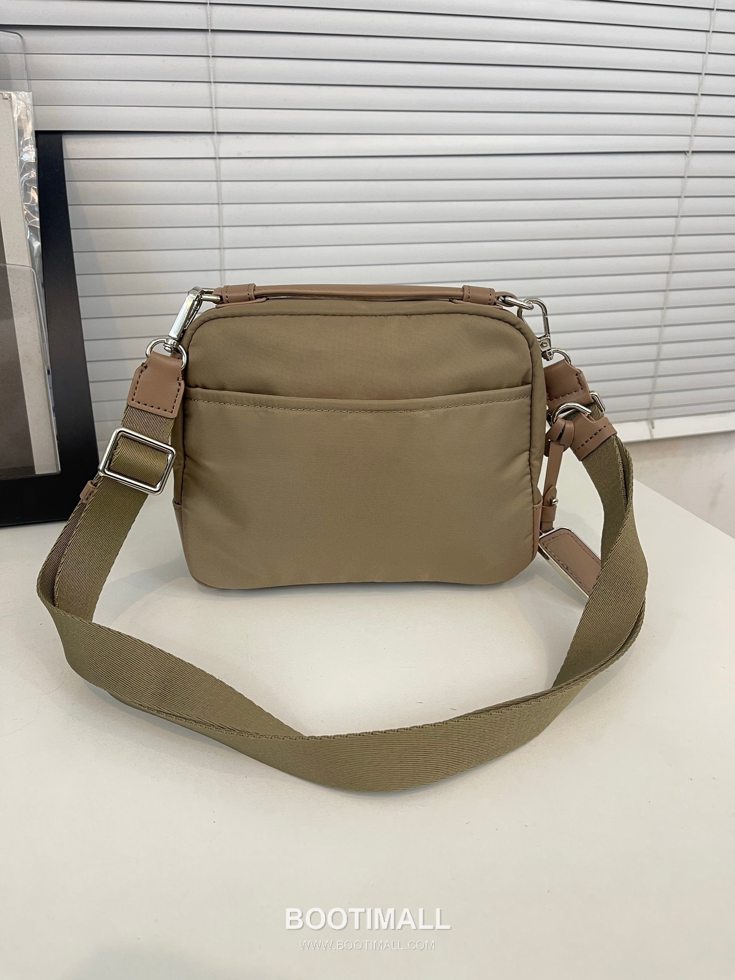 TUMI Voyageur Teghan Crossbody 196692 Nylon Pink Crossbody Bag 투미 보야지어 테간 크로스바디 196692 나일론 핑크 크로스백 21cm 4