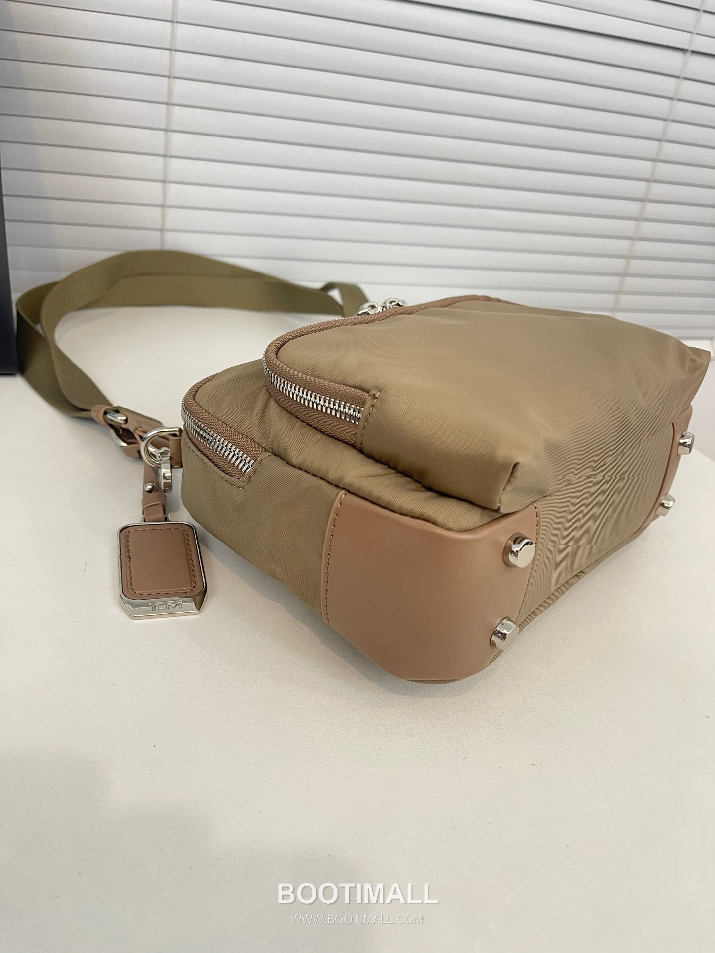 TUMI Voyageur Teghan Crossbody 196692 Nylon Pink Crossbody Bag 투미 보야지어 테간 크로스바디 196692 나일론 핑크 크로스백 21cm 5