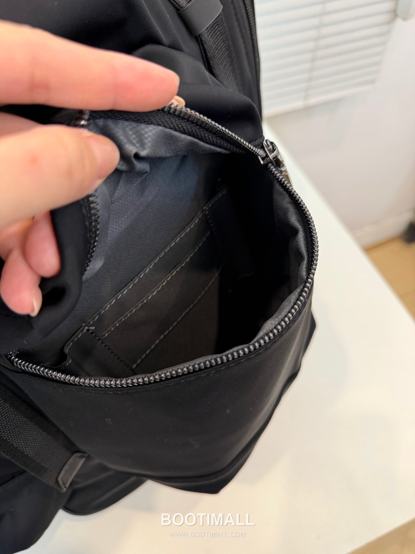 TUMI Harrison Drawstring Flap Backpack 66020618 Ballistic Nylon Black Backpack 투미 해리슨 드로스트링 플랩 백팩 66020618 발리스틱 나일론 블랙 백팩 49.5cm 7