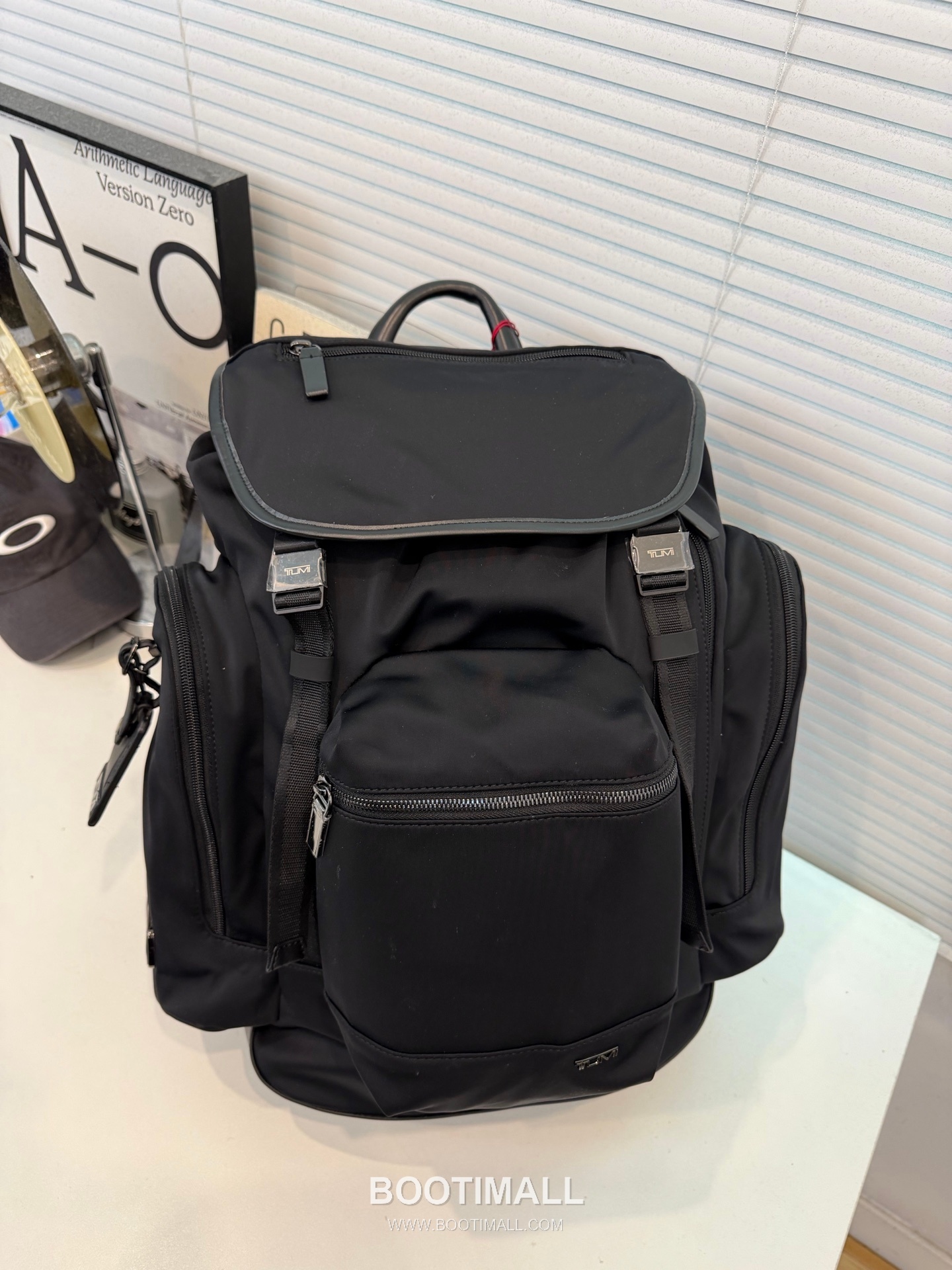 TUMI Harrison Drawstring Flap Backpack 66020618 Ballistic Nylon Black Backpack 투미 해리슨 드로스트링 플랩 백팩 66020618 발리스틱 나일론 블랙 백팩 49.5cm 8