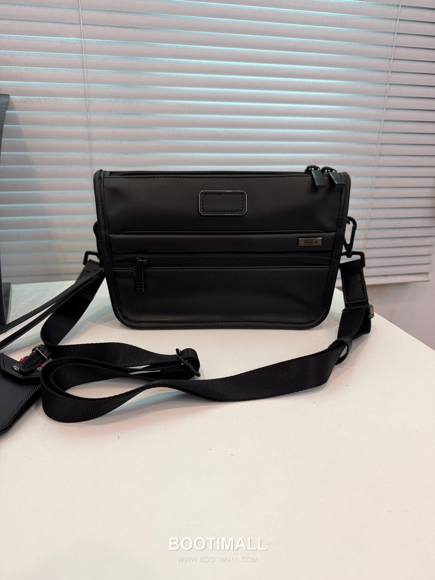 TUMI Alpha 4 Crossbody 9203725 Ballistic Nylon Black Crossbody Bag 투미 알파 4 크로스바디 9203725 발리스틱 나일론 블랙 크로스백 28cm 1