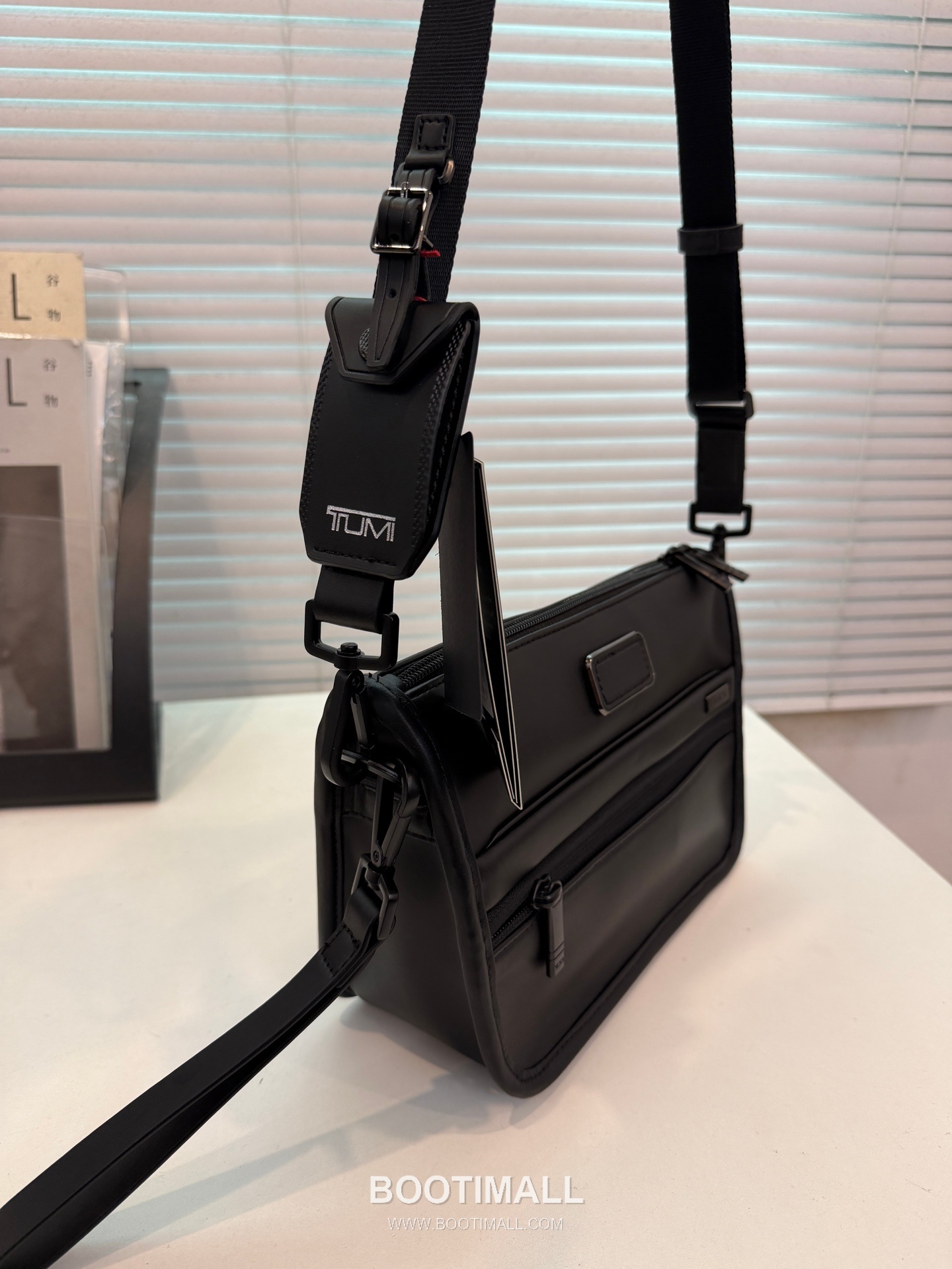 TUMI Alpha 4 Crossbody 9203725 Ballistic Nylon Black Crossbody Bag 투미 알파 4 크로스바디 9203725 발리스틱 나일론 블랙 크로스백 28cm 4