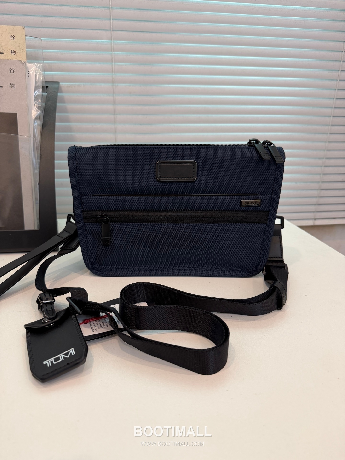 TUMI Alpha 4 Crossbody 2203725 Ballistic Nylon Black Crossbody Bag 투미 알파 4 크로스바디 2203725 발리스틱 나일론 블랙 크로스백 28cm 1