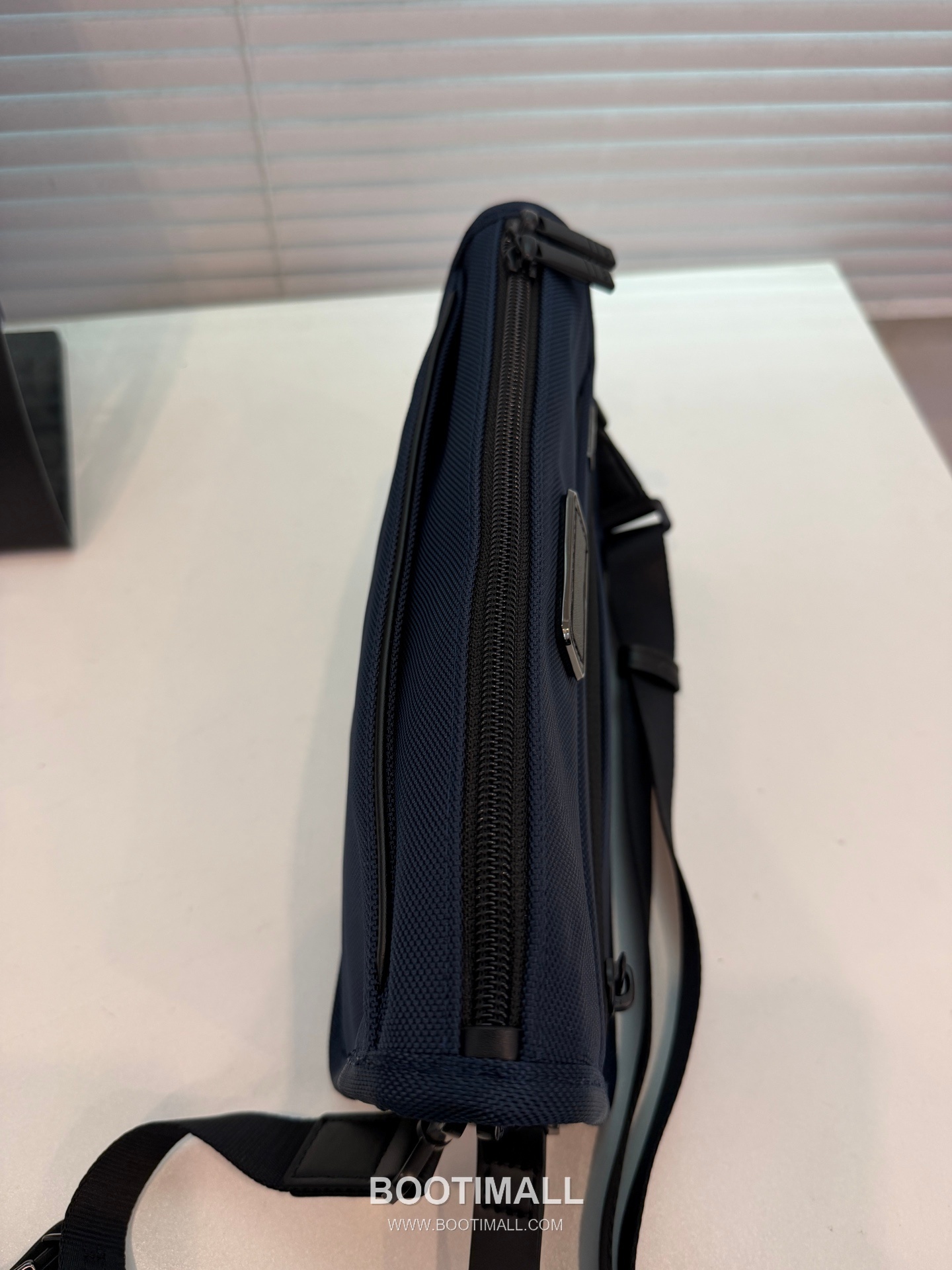 TUMI Alpha 4 Crossbody 2203725 Ballistic Nylon Black Crossbody Bag 투미 알파 4 크로스바디 2203725 발리스틱 나일론 블랙 크로스백 28cm 2