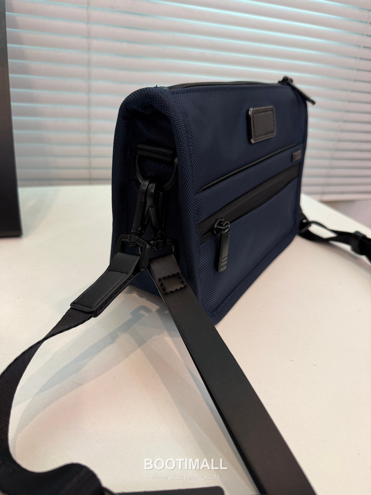 TUMI Alpha 4 Crossbody 2203725 Ballistic Nylon Black Crossbody Bag 투미 알파 4 크로스바디 2203725 발리스틱 나일론 블랙 크로스백 28cm 3