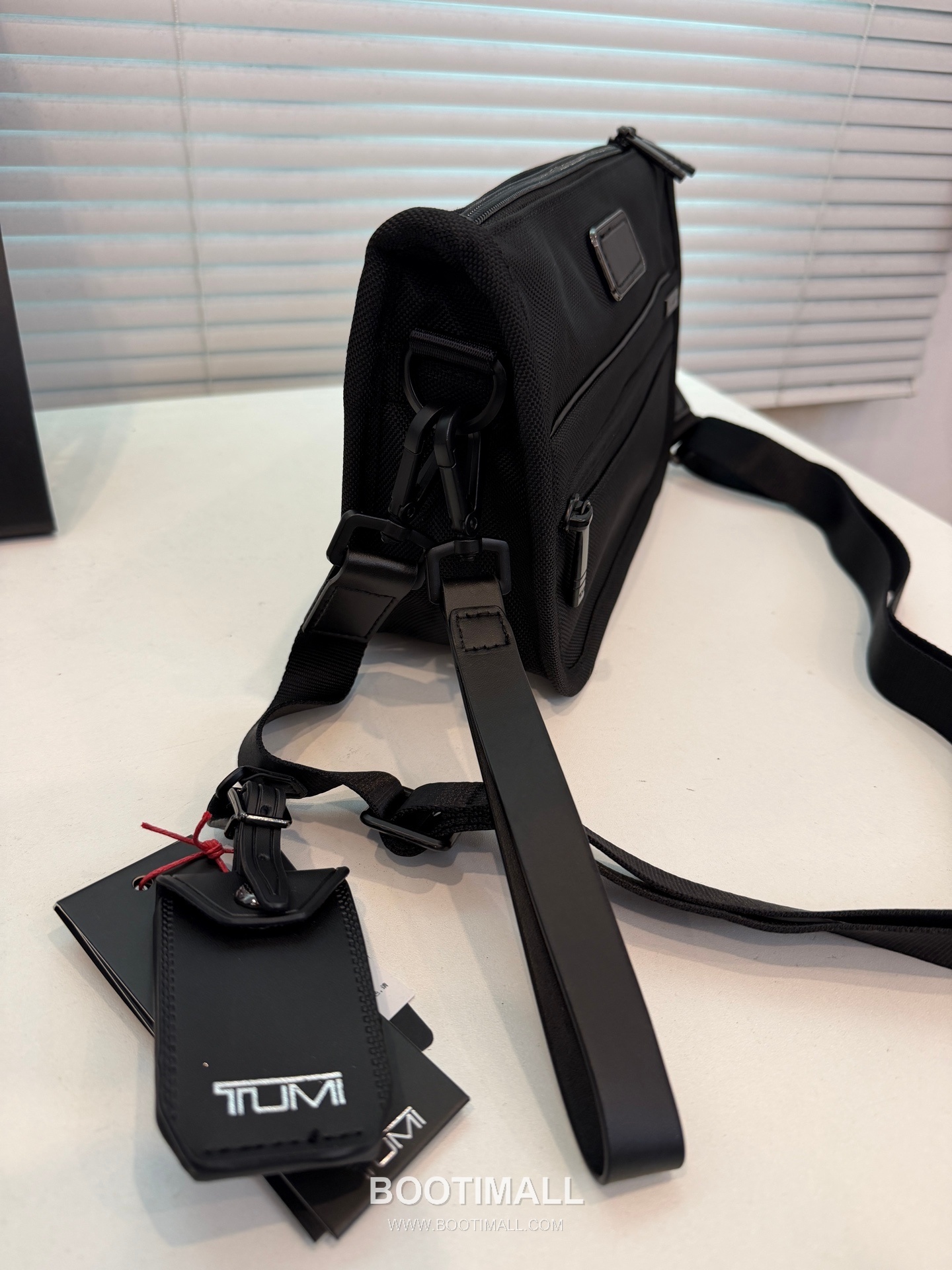 TUMI Alpha 4 Crossbody 2203725 Ballistic Nylon Black Crossbody Bag 투미 알파 4 크로스바디 2203725 발리스틱 나일론 블랙 크로스백 28cm 2