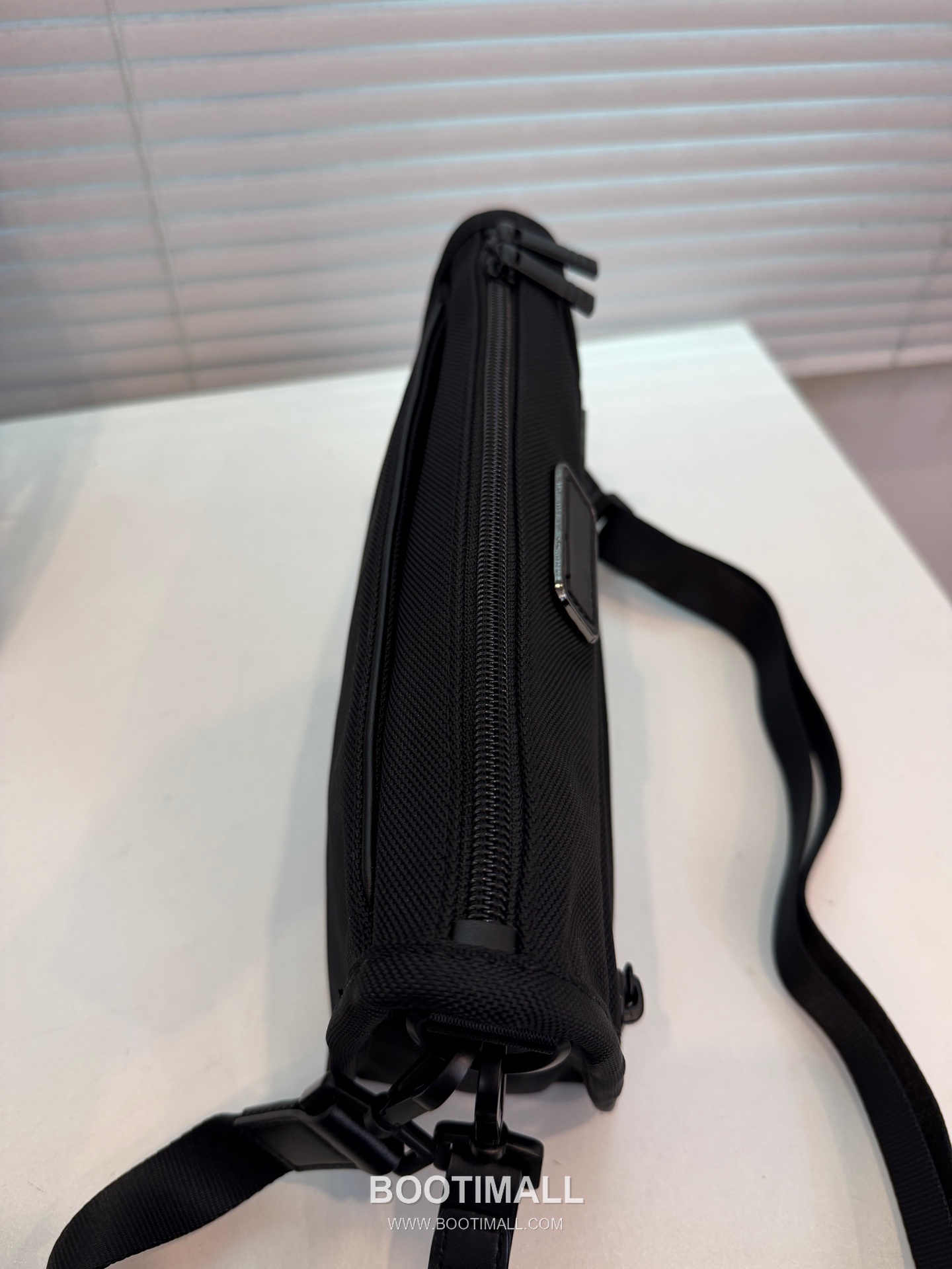 TUMI Alpha 4 Crossbody 2203725 Ballistic Nylon Black Crossbody Bag 투미 알파 4 크로스바디 2203725 발리스틱 나일론 블랙 크로스백 28cm 3