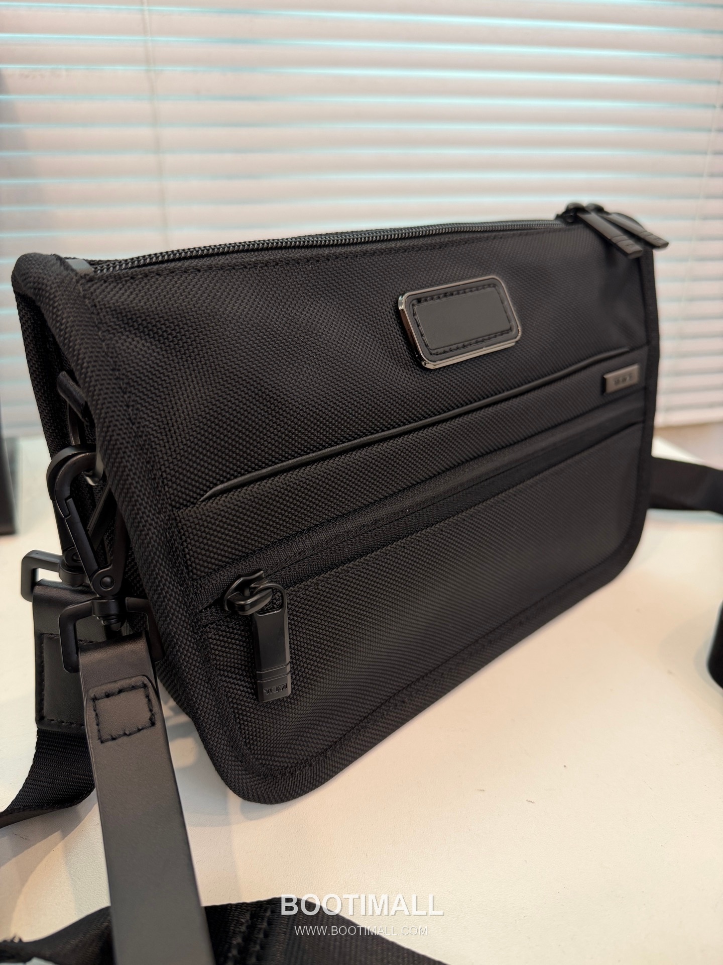 TUMI Alpha 4 Crossbody 2203725 Ballistic Nylon Black Crossbody Bag 투미 알파 4 크로스바디 2203725 발리스틱 나일론 블랙 크로스백 28cm 4