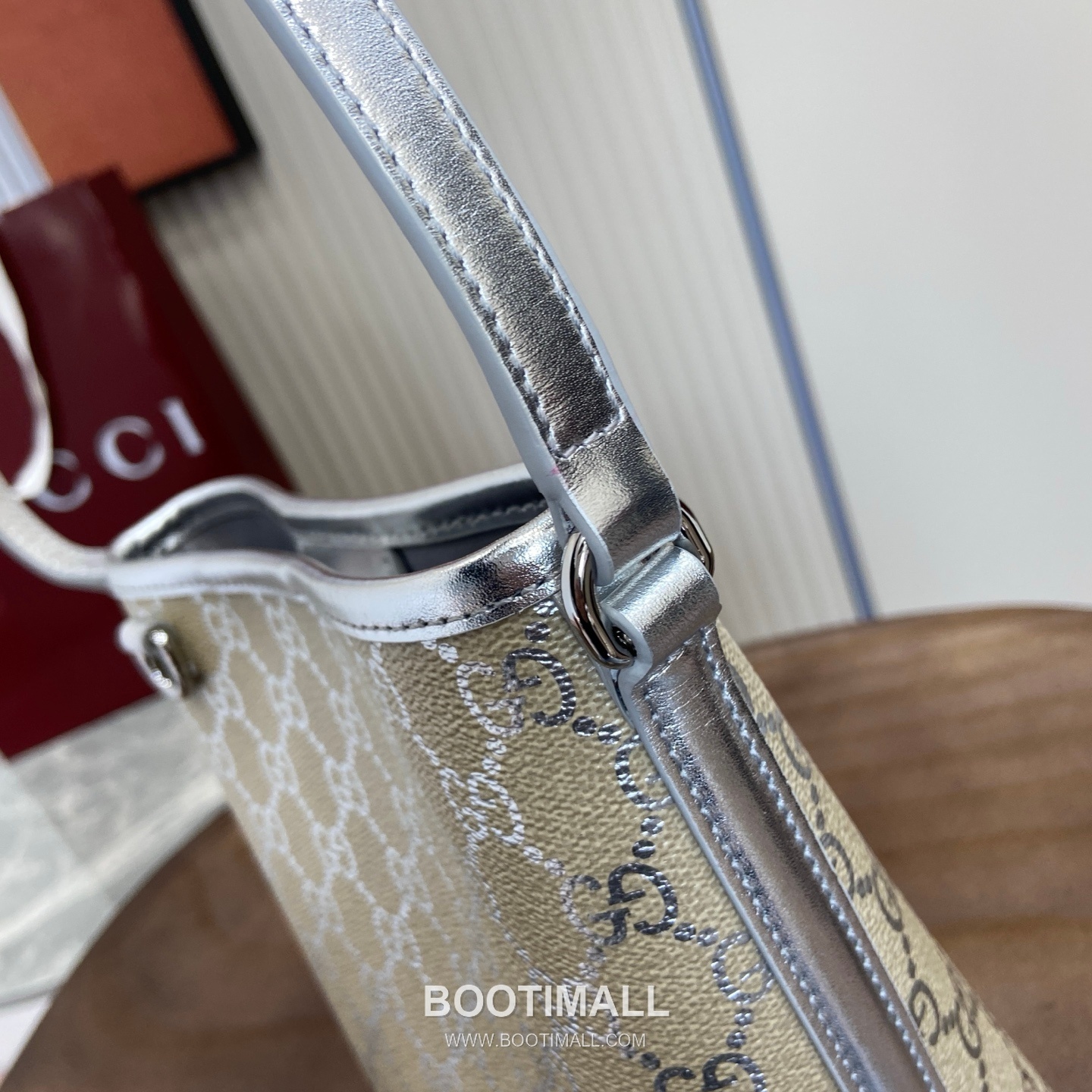 Gucci GG Emblem Mini Bucket Bag GG Coated Canvas, Leather Beige Silver Bucket Bag 구찌 GG 엠블럼 미니 버킷백 GG 코팅 캔버스, 레더 베이지 실버 버킷백 15cm(하단) x 18cm(상단) x 18cm(높이) x 8cm(깊이) 58cm 5