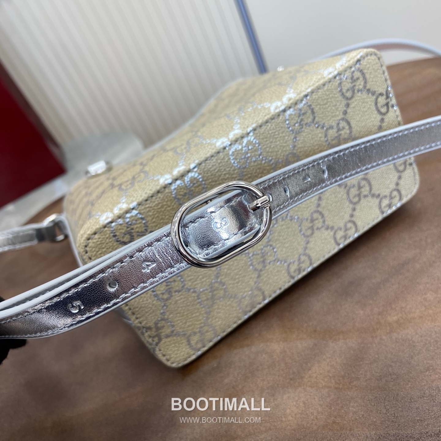 Gucci GG Emblem Mini Bucket Bag GG Coated Canvas, Leather Beige Silver Bucket Bag 구찌 GG 엠블럼 미니 버킷백 GG 코팅 캔버스, 레더 베이지 실버 버킷백 15cm(하단) x 18cm(상단) x 18cm(높이) x 8cm(깊이) 58cm 7