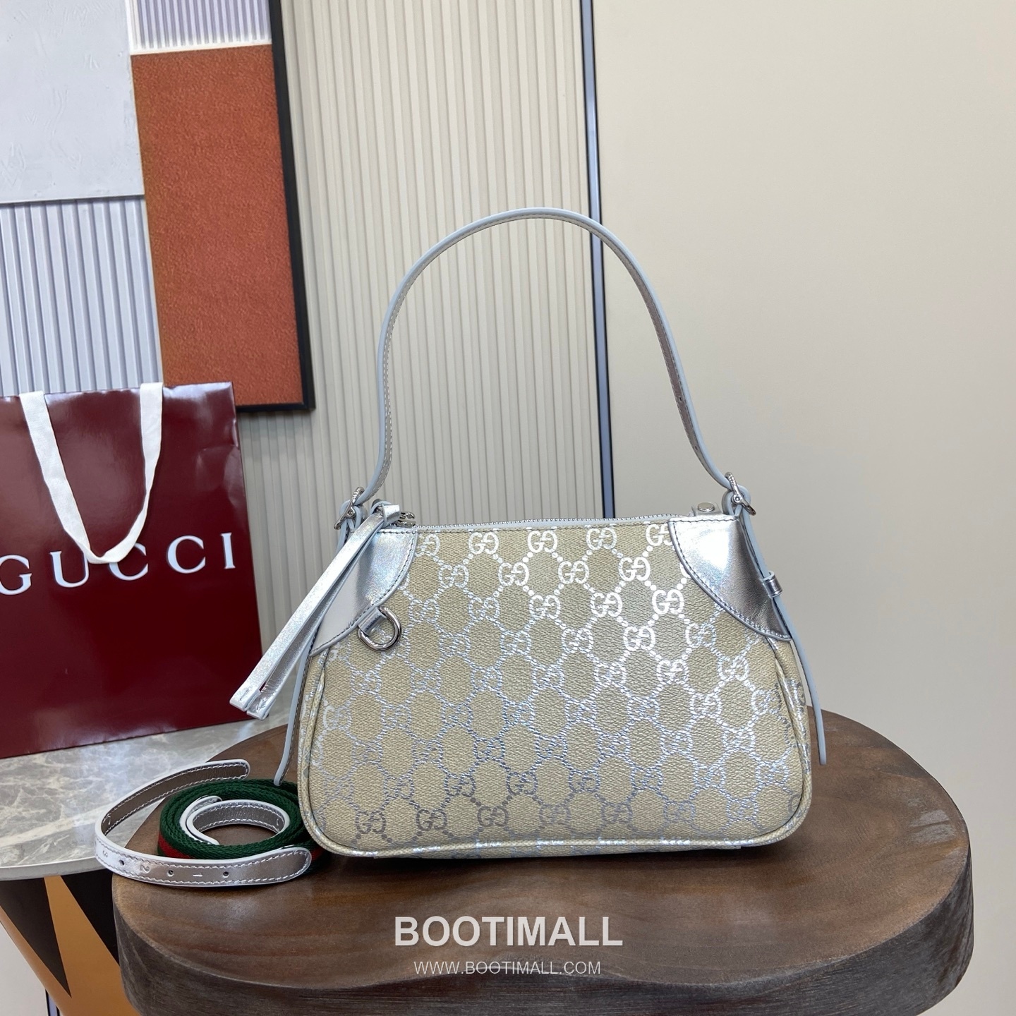 Gucci GG Emblem Small Shoulder Bag 815218 GG Coated Canvas Beige Silver Shoulder Bag 구찌 GG 엠블렘 스몰 숄더백 815218 GG 코팅 캔버스 베이지 실버 숄더백 24.5cm 1