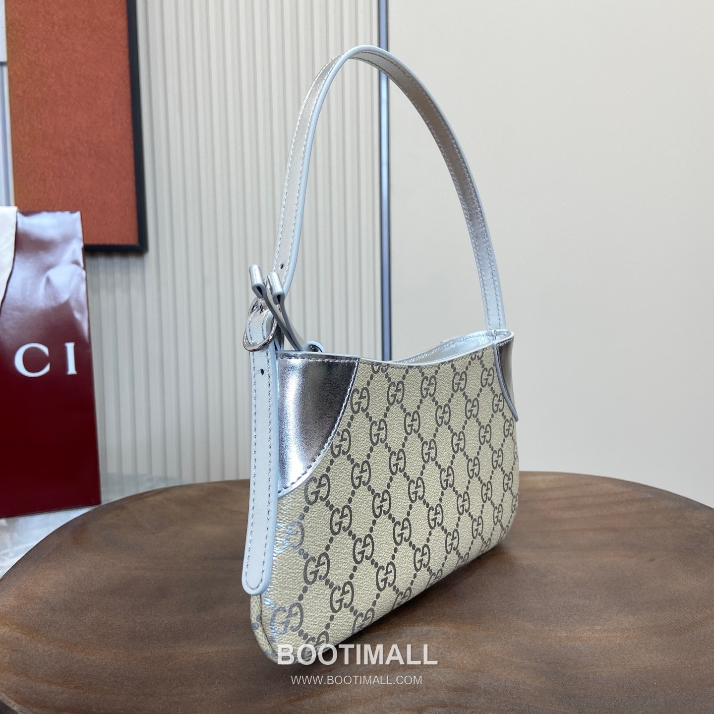 Louis Vuitton GG Emblem Super Mini Shoulder Bag 820696 GG Monogram Coated Canvas Beige Silver Shoulder Bag 루이비통 GG 엠블럼 슈퍼 미니 숄더백 820696 GG 모노그램 코팅 캔버스 베이지 실버 숄더백 23cm 2