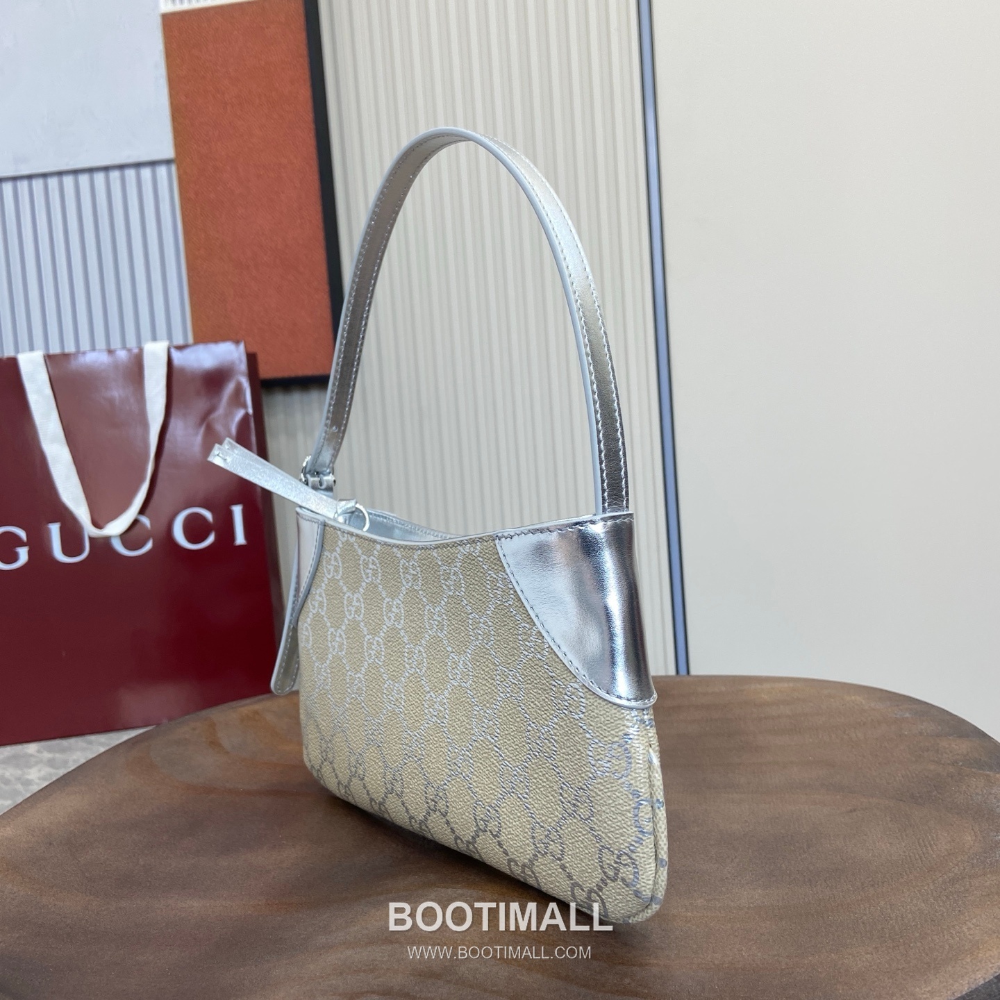 Louis Vuitton GG Emblem Super Mini Shoulder Bag 820696 GG Monogram Coated Canvas Beige Silver Shoulder Bag 루이비통 GG 엠블럼 슈퍼 미니 숄더백 820696 GG 모노그램 코팅 캔버스 베이지 실버 숄더백 23cm 3