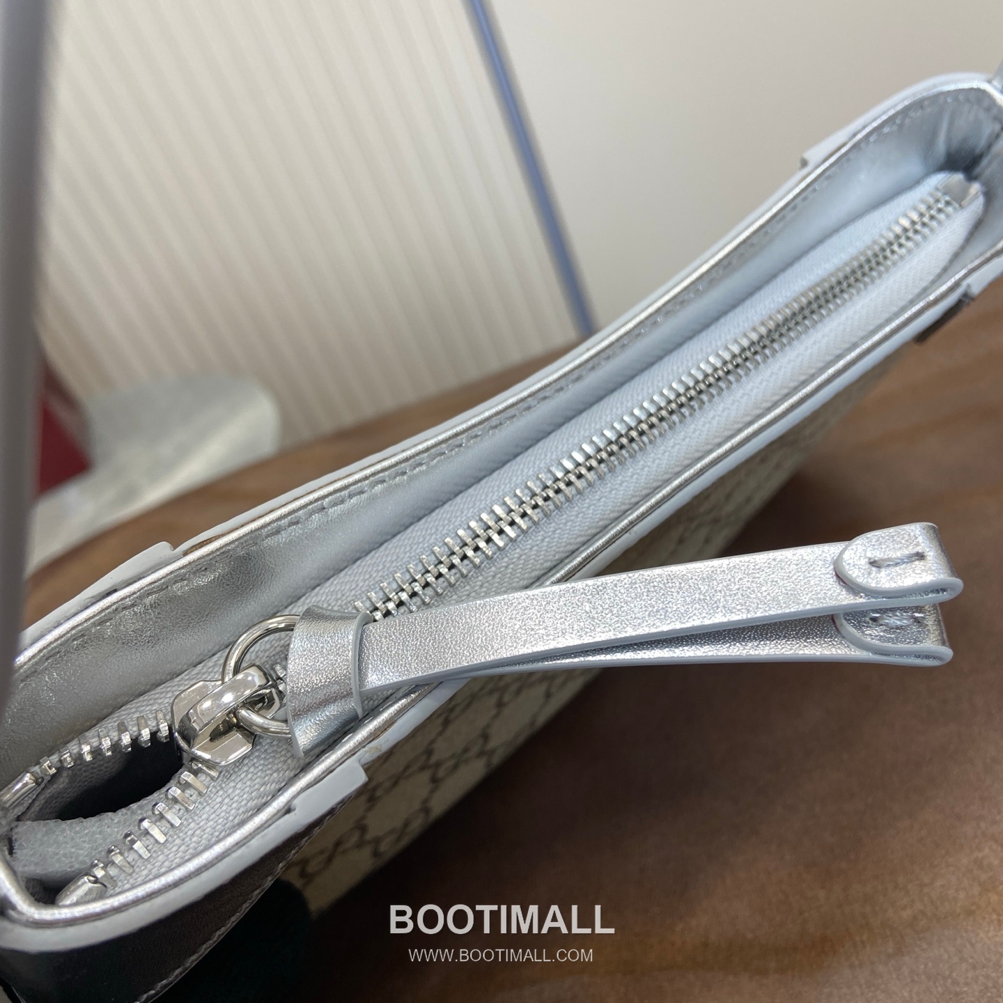 Louis Vuitton GG Emblem Super Mini Shoulder Bag 820696 GG Monogram Coated Canvas Beige Silver Shoulder Bag 루이비통 GG 엠블럼 슈퍼 미니 숄더백 820696 GG 모노그램 코팅 캔버스 베이지 실버 숄더백 23cm 8