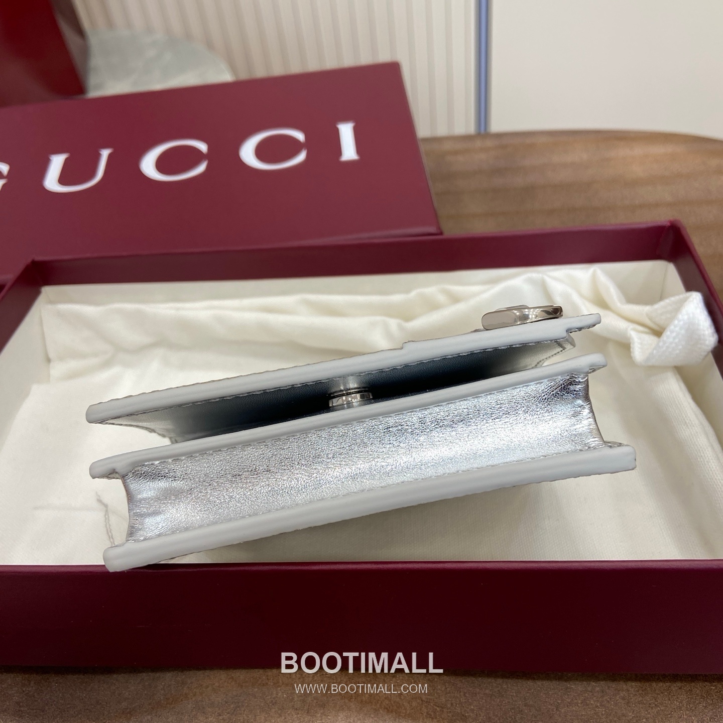 Gucci GG Emblem Wallet 820692 GG Laminated Coated Canvas Beige Silver Bifold Wallet 구찌 GG 엠블럼 반지갑 820692 GG 층압 코팅 캔버스 베이지 실버 반지갑 11cm 5