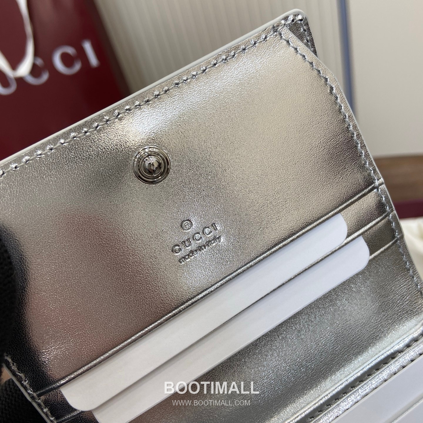 Gucci GG Emblem Wallet 820692 GG Laminated Coated Canvas Beige Silver Bifold Wallet 구찌 GG 엠블럼 반지갑 820692 GG 층압 코팅 캔버스 베이지 실버 반지갑 11cm 8