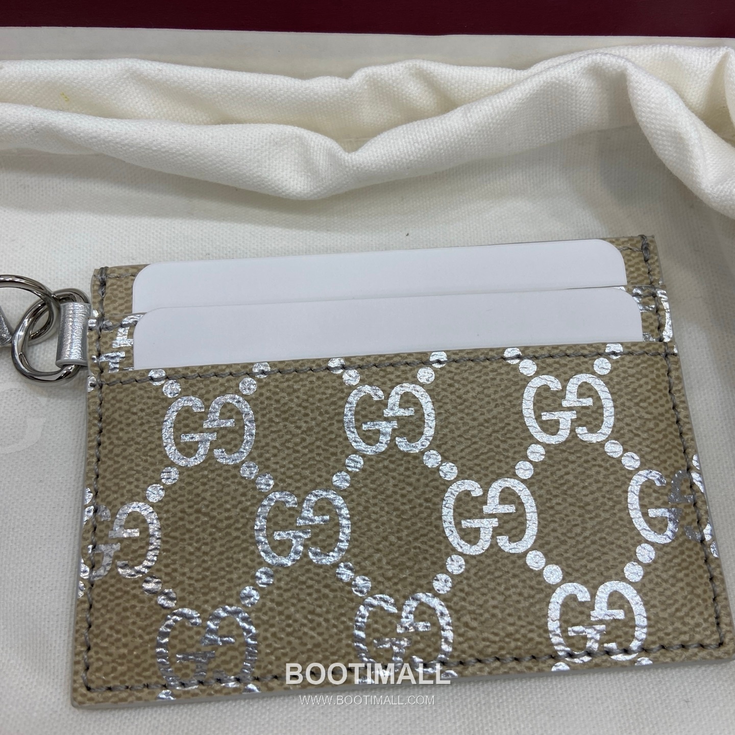 Gucci GG Emblem Card Holder 819121 Coated Canvas with Laminated GG Metallic Pattern Beige Silver Card Holder 구찌 GG 엠블럼 카드홀더 819121 메탈릭 라미네이트 GG 패턴 코팅 캔버스 베이지 실버 카드지갑 10cm 4