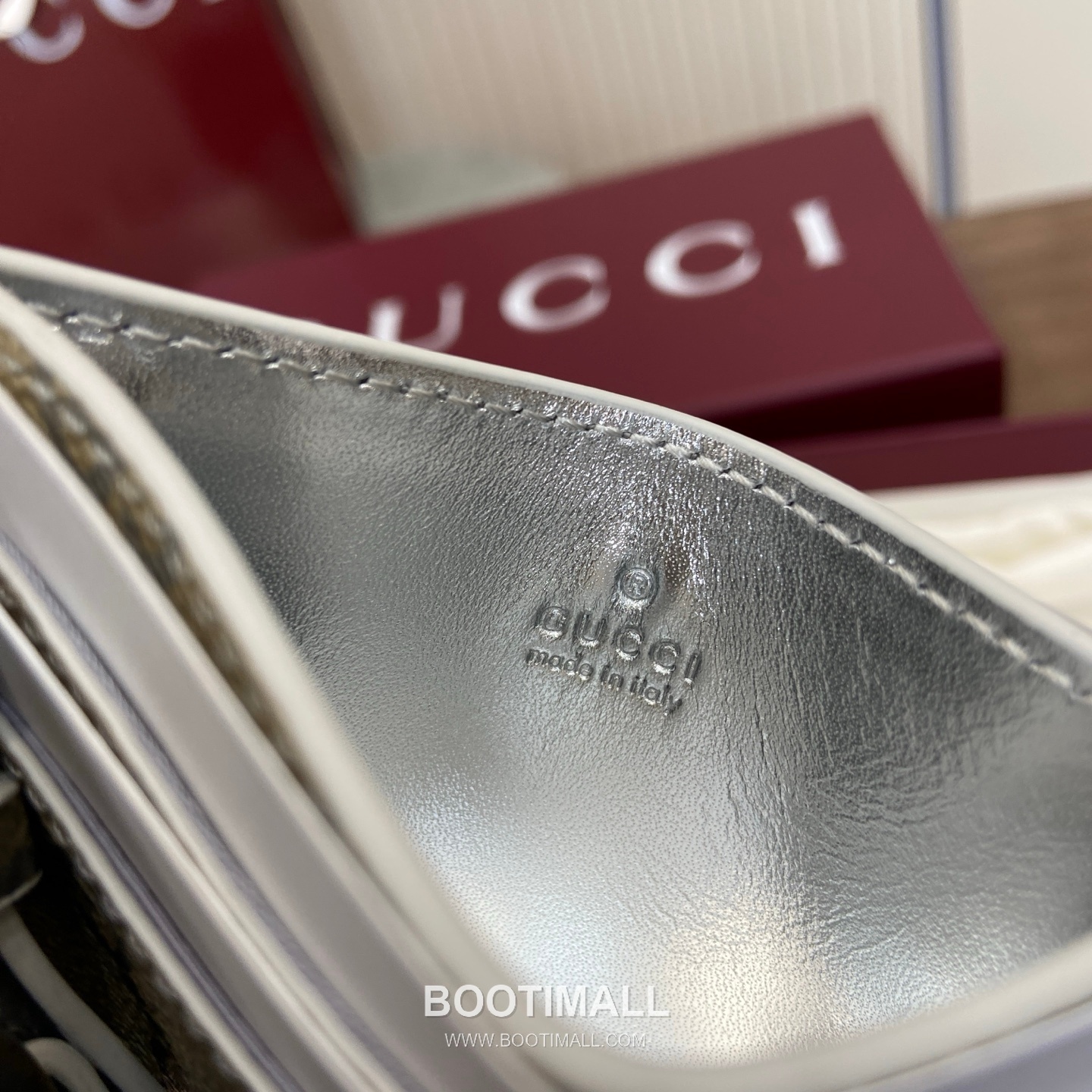 Gucci GG Emblem Card Holder 819121 Coated Canvas with Laminated GG Metallic Pattern Beige Silver Card Holder 구찌 GG 엠블럼 카드홀더 819121 메탈릭 라미네이트 GG 패턴 코팅 캔버스 베이지 실버 카드지갑 10cm 8