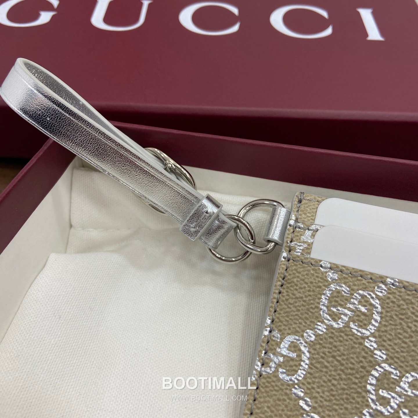 Gucci GG Emblem Card Holder 819121 Coated Canvas with Laminated GG Metallic Pattern Beige Silver Card Holder 구찌 GG 엠블럼 카드홀더 819121 메탈릭 라미네이트 GG 패턴 코팅 캔버스 베이지 실버 카드지갑 10cm 9