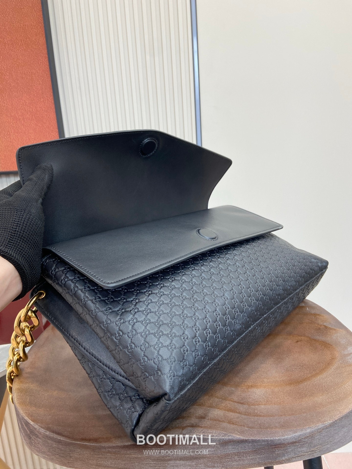 Marmont Large Shoulder Bag 857362 GG Embossed Leather Black Shoulder Bag 마몽 라지 숄더백 857362 GG 엠보싱 레더 블랙 숄더백 36cm 8