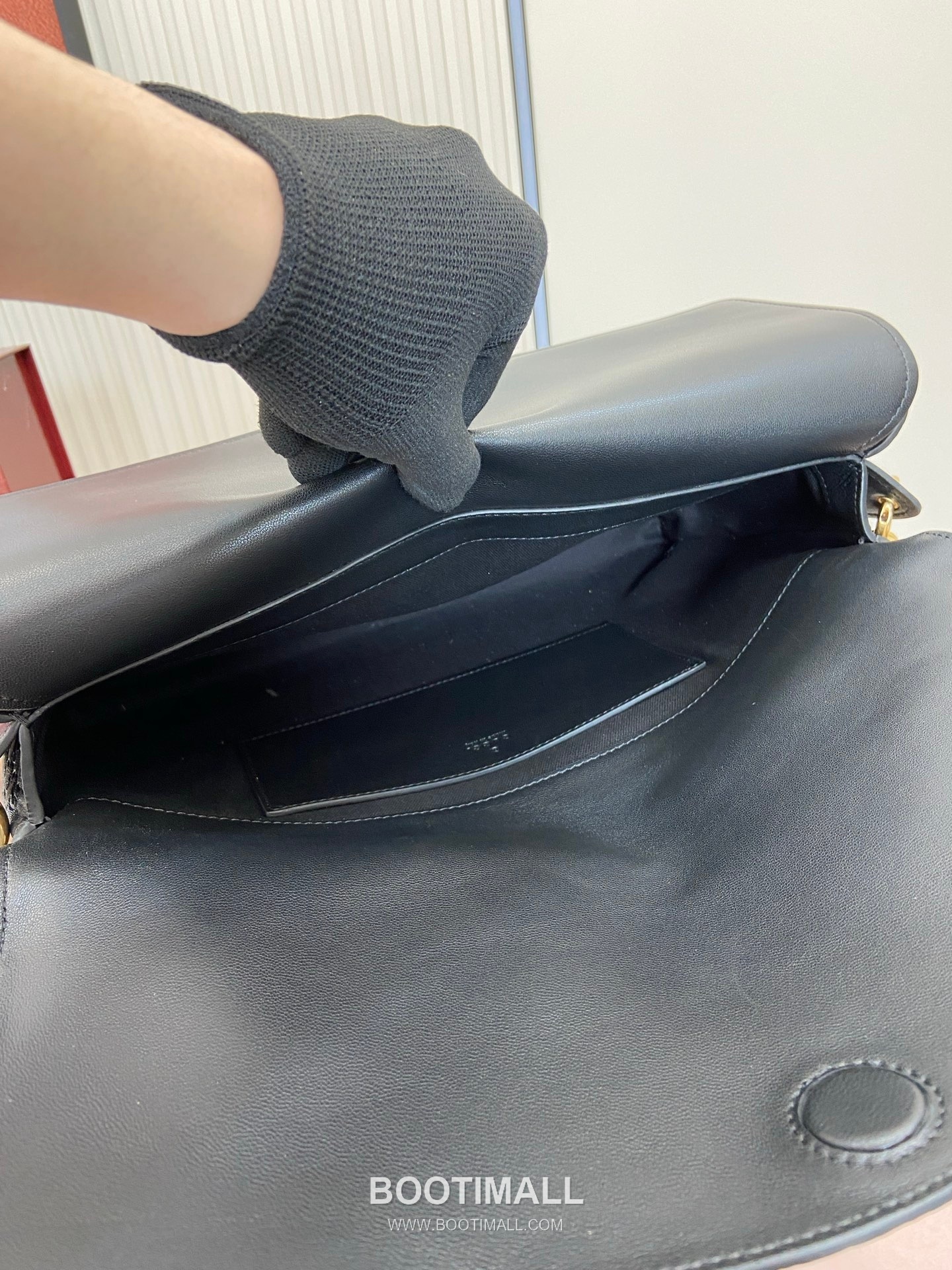 Marmont Large Shoulder Bag 857362 GG Embossed Leather Black Shoulder Bag 마몽 라지 숄더백 857362 GG 엠보싱 레더 블랙 숄더백 36cm 9