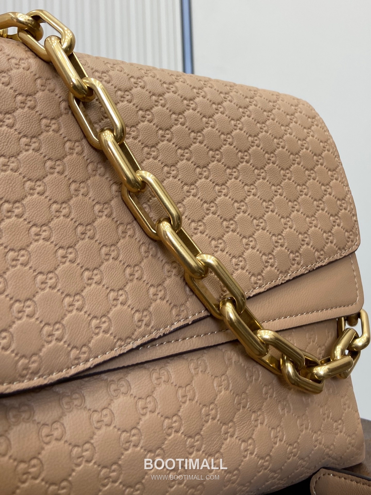 GG Marmont Large Shoulder Bag Embossed GG Leather Brown Shoulder Bag GG 마몬트 라지 숄더백 857362 엠보싱 GG 레더 브라운 숄더백 36cm 3