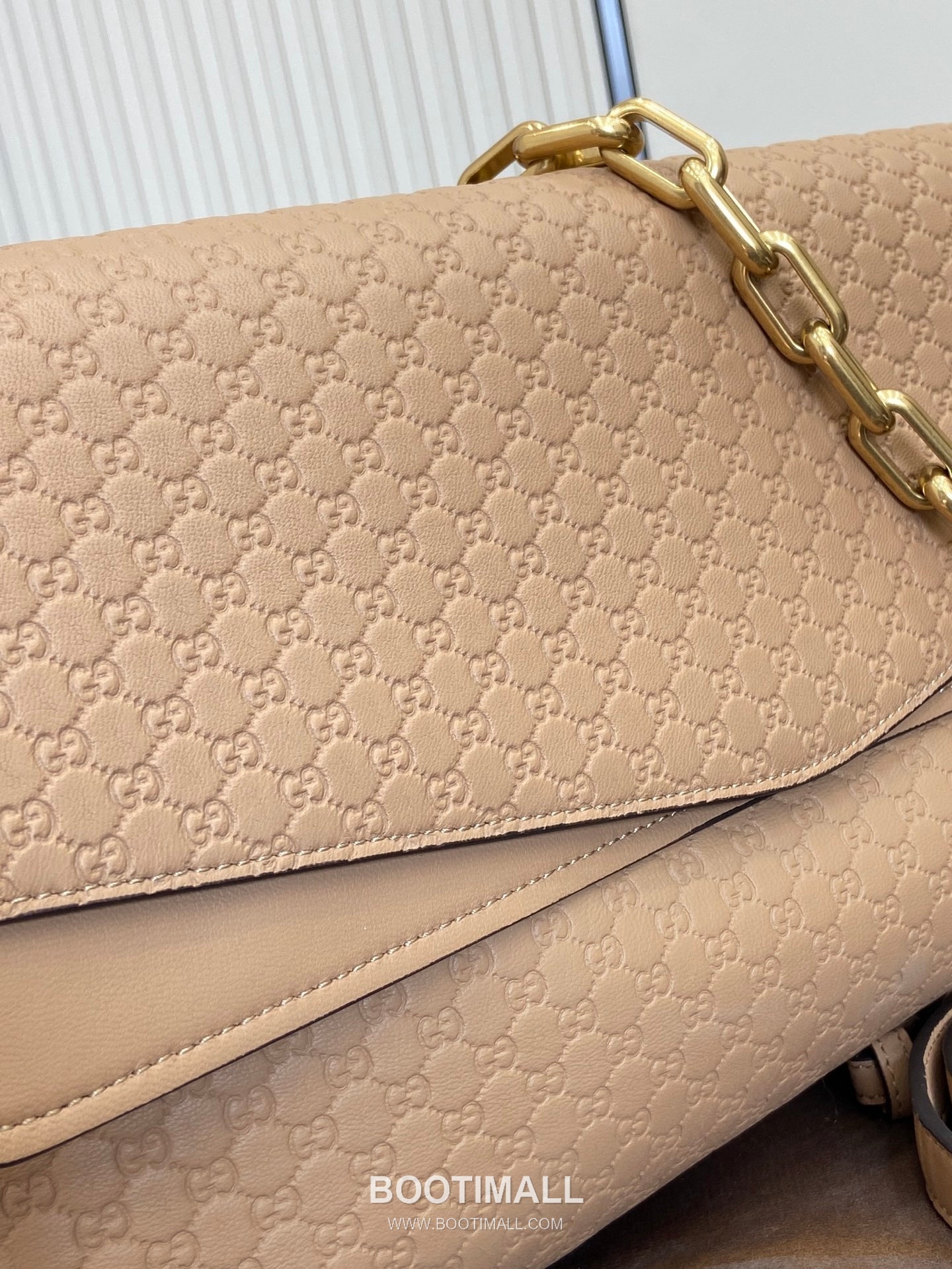 GG Marmont Large Shoulder Bag Embossed GG Leather Brown Shoulder Bag GG 마몬트 라지 숄더백 857362 엠보싱 GG 레더 브라운 숄더백 36cm 4