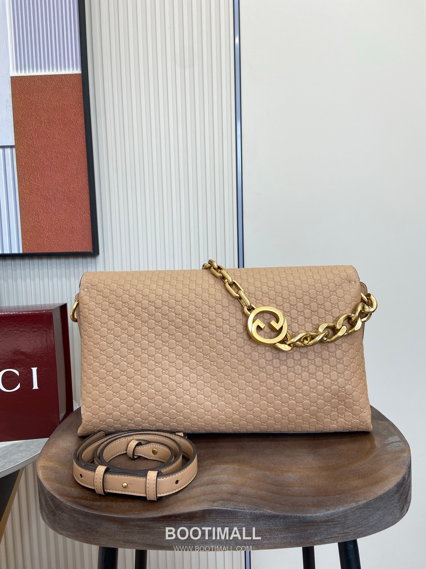 GG Marmont Large Shoulder Bag Embossed GG Leather Brown Shoulder Bag GG 마몬트 라지 숄더백 857362 엠보싱 GG 레더 브라운 숄더백 36cm 5