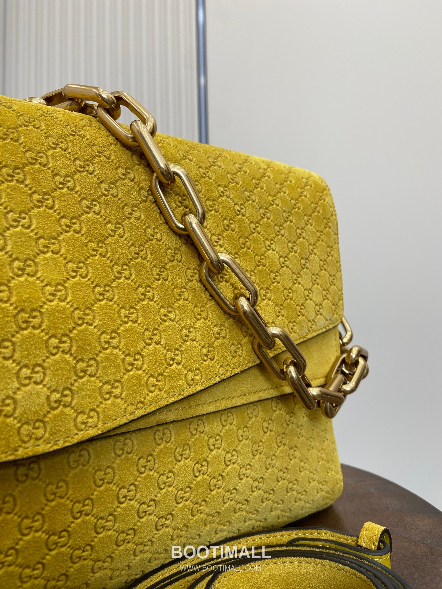 GG Marmont Large Top Handle Bag GG Embossed Velvet Yellow Top Handle Bag GG 마몽 라지 탑 핸들백 857362 GG 엠보싱 벨벳 옐로우 탑핸들백 36cm 3