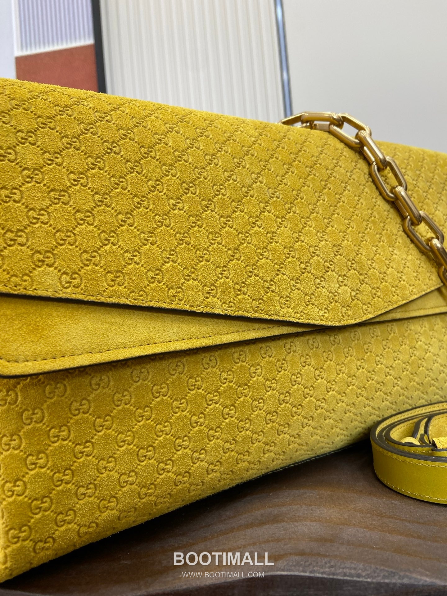 GG Marmont Large Top Handle Bag GG Embossed Velvet Yellow Top Handle Bag GG 마몽 라지 탑 핸들백 857362 GG 엠보싱 벨벳 옐로우 탑핸들백 36cm 4
