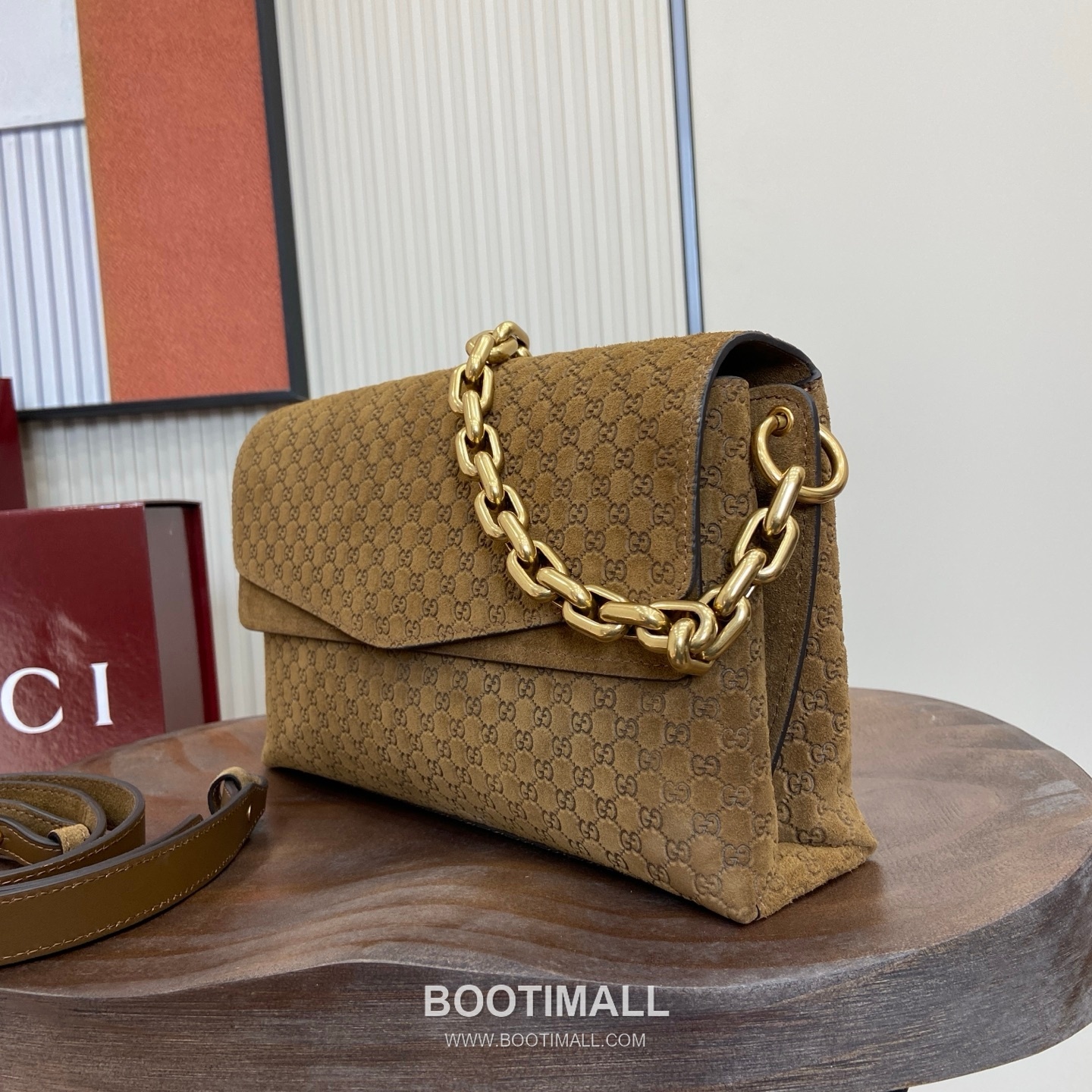 GG Marmont Matelassé Top Handle Bag GG Velvet & Embossed Leather Brown Top Handle Bag GG 마몽 마틀라쎄 탑핸들백 857622 GG 벨벳 & 엠보싱 레더 브라운 탑핸들백 28cm 4