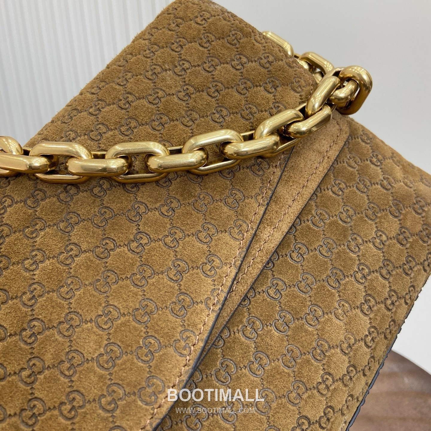 GG Marmont Matelassé Top Handle Bag GG Velvet & Embossed Leather Brown Top Handle Bag GG 마몽 마틀라쎄 탑핸들백 857622 GG 벨벳 & 엠보싱 레더 브라운 탑핸들백 28cm 5