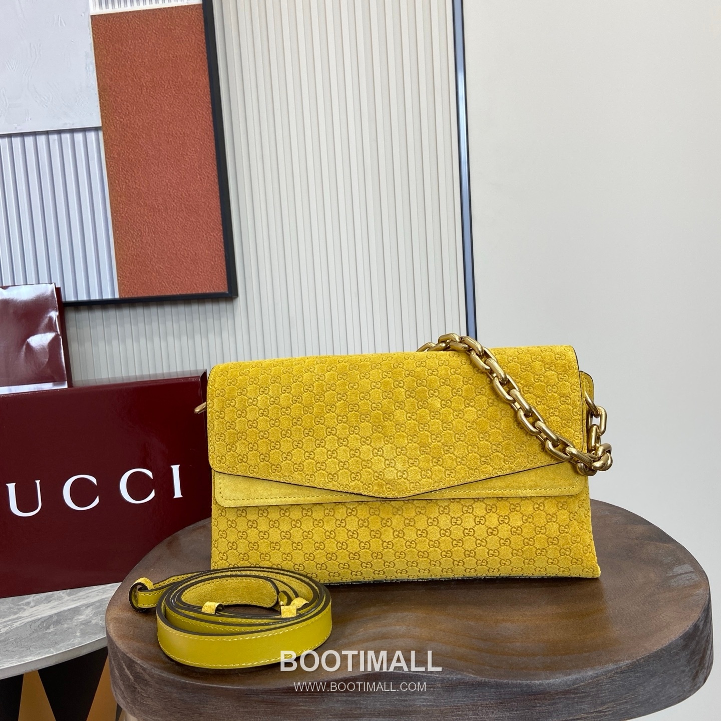 Gucci GG Marmont 857622 GG Velvet with Embossing Yellow Shoulder Bag 구찌 GG 마몽 857622 GG 벨벳 엠보싱 옐로우 숄더백 28cm 1